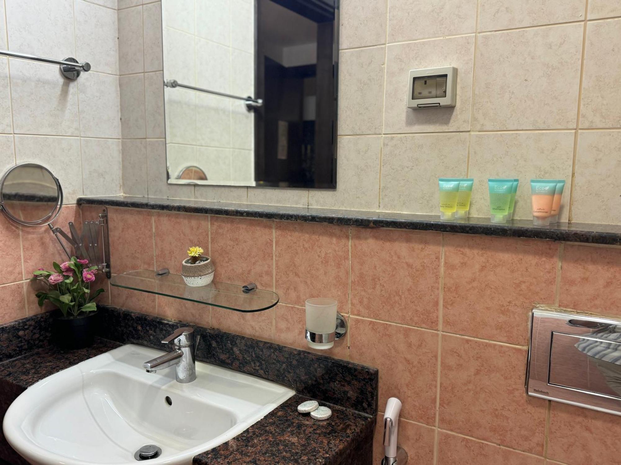 Apartment Ashri Hh, In Jvc Dana Tower *