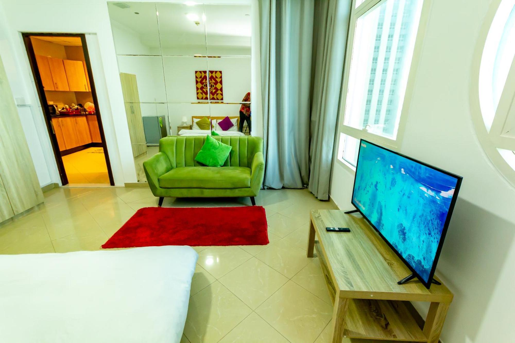 Spacious For Girls In Marina فتيات فقط Apartment Dubai