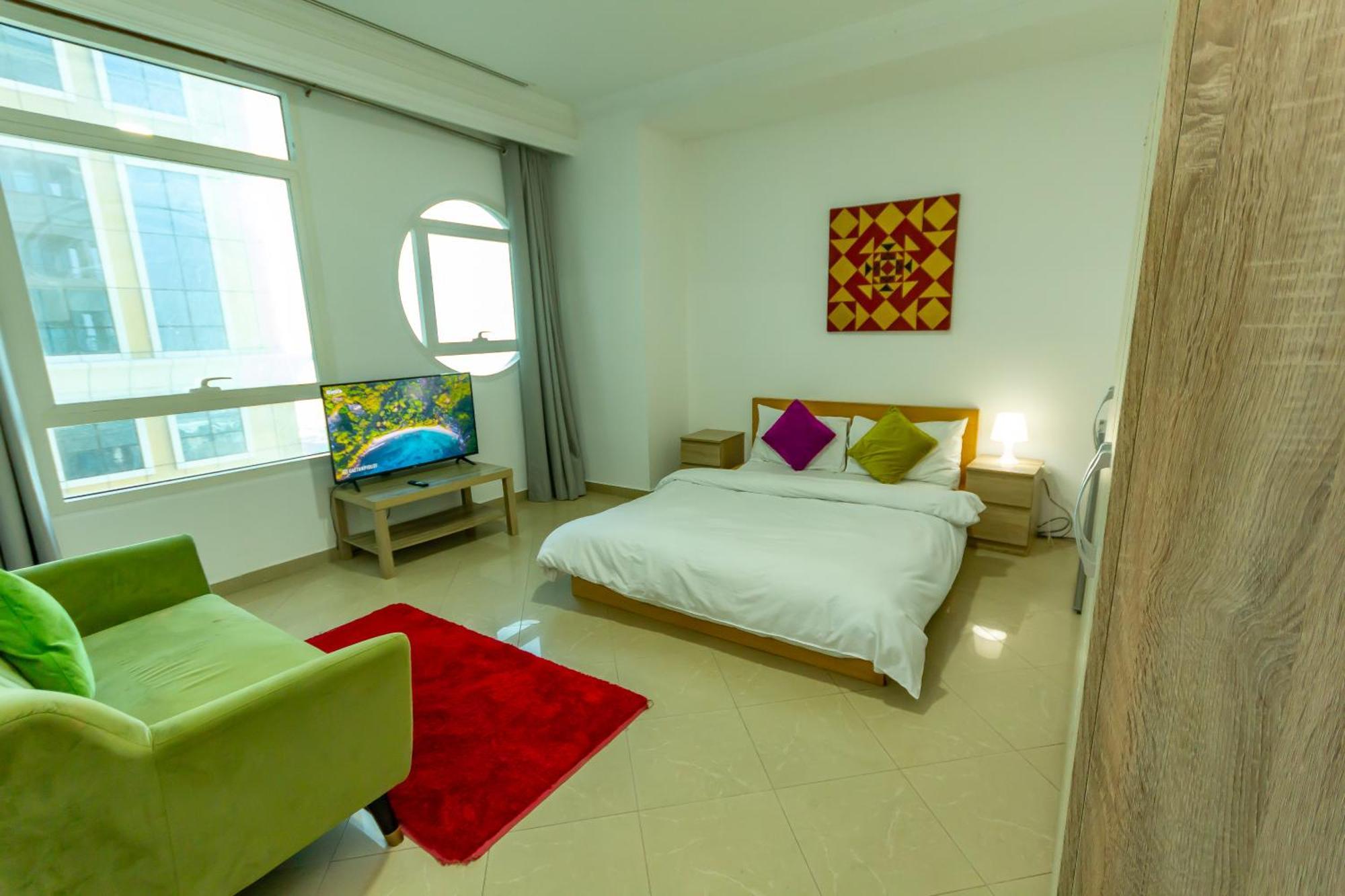 Spacious For Girls In Marina فتيات فقط Apartment *