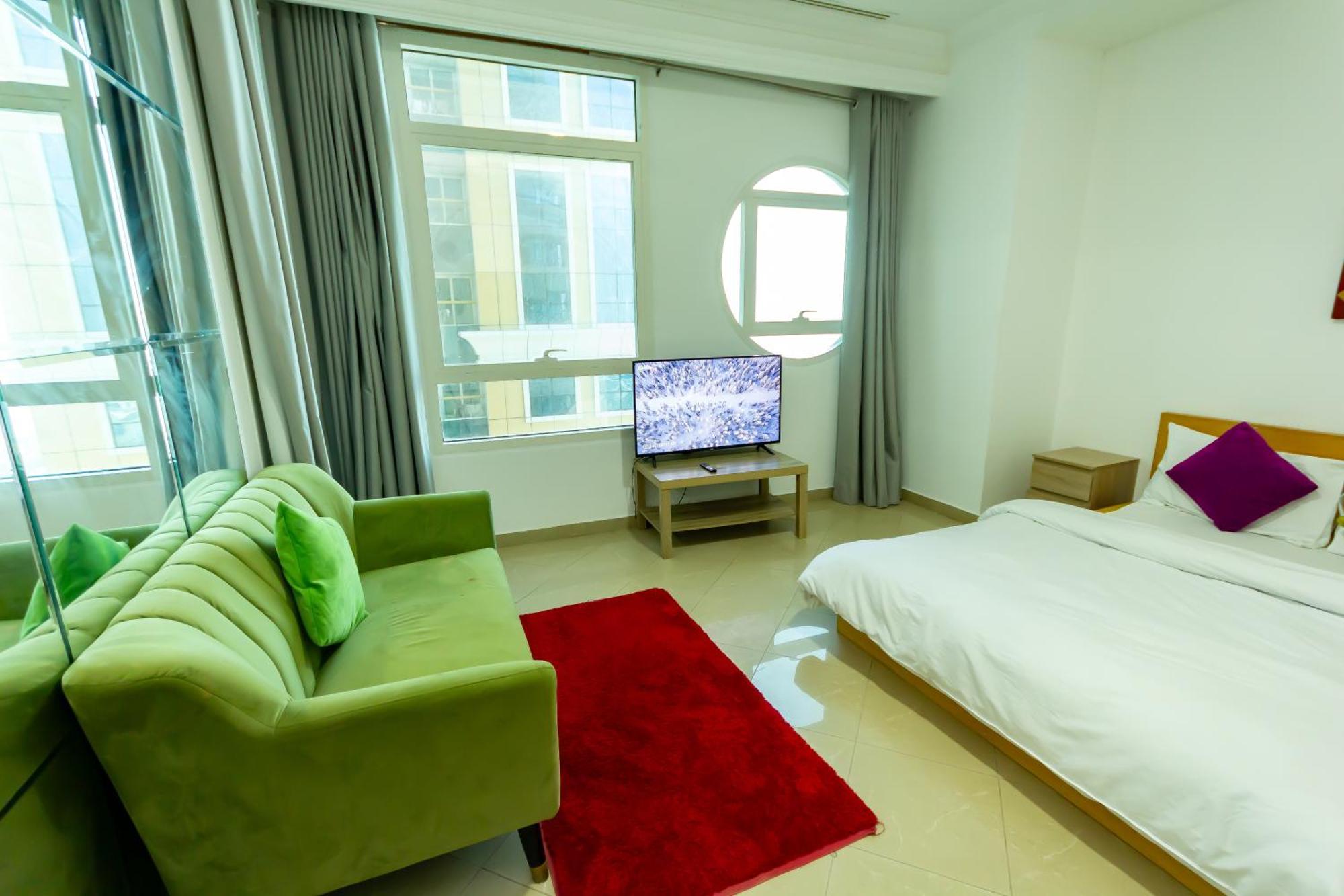 Apartment Spacious For Girls In Marina فتيات فقط *