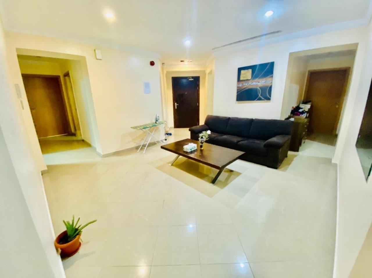 Apartment Spacious For Girls In Marina فتيات فقط Dubai