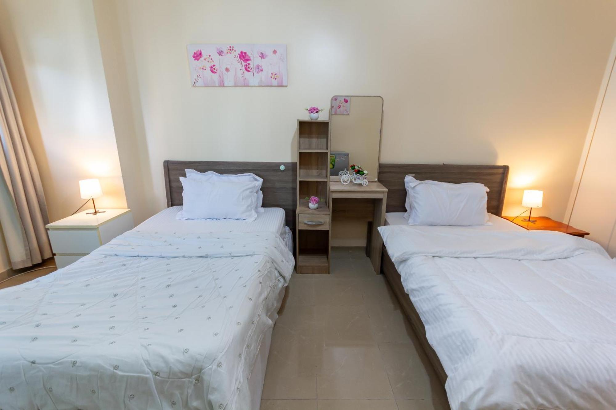 Spacious For Girls In Marina فتيات فقط *