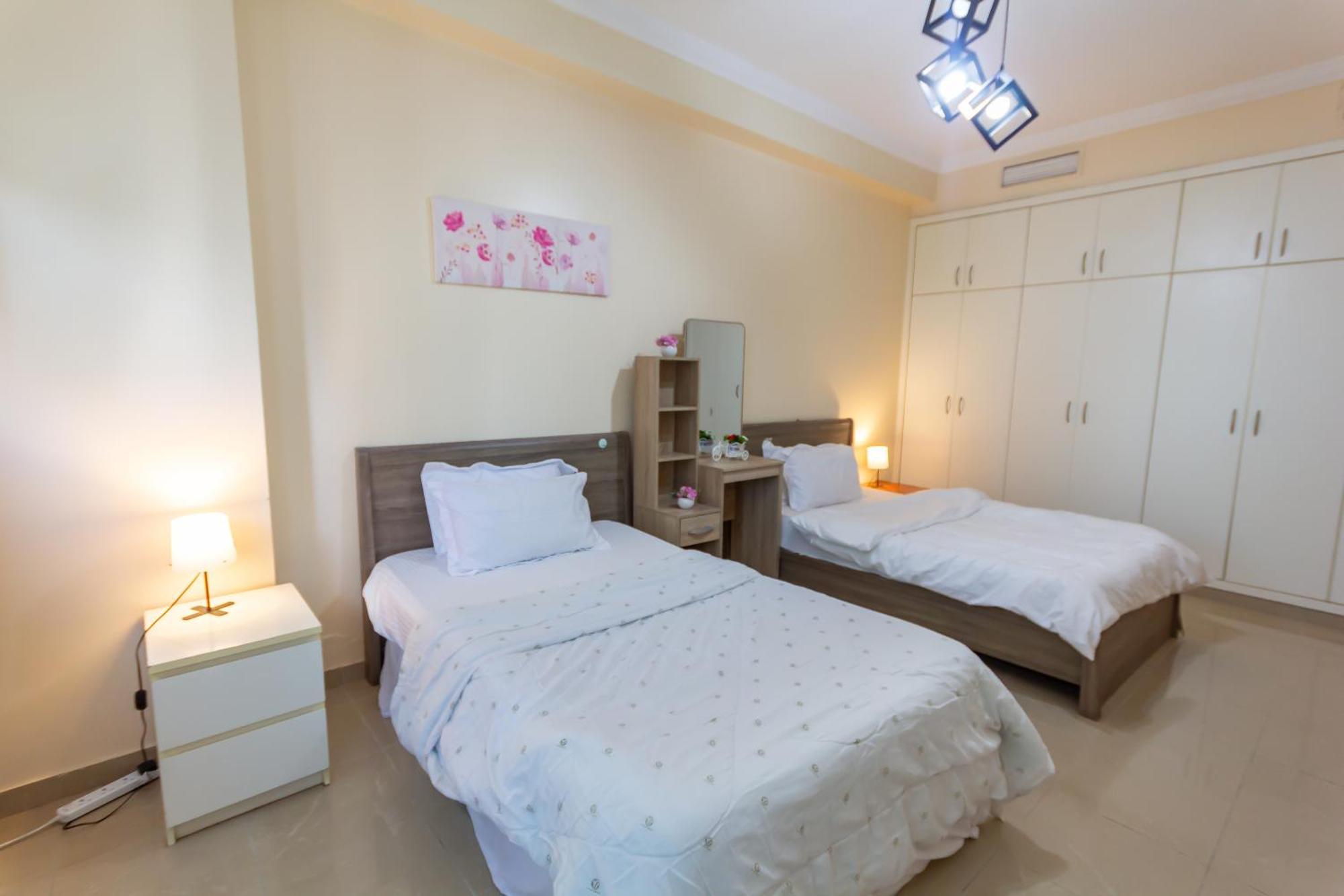 Apartment Spacious For Girls In Marina فتيات فقط