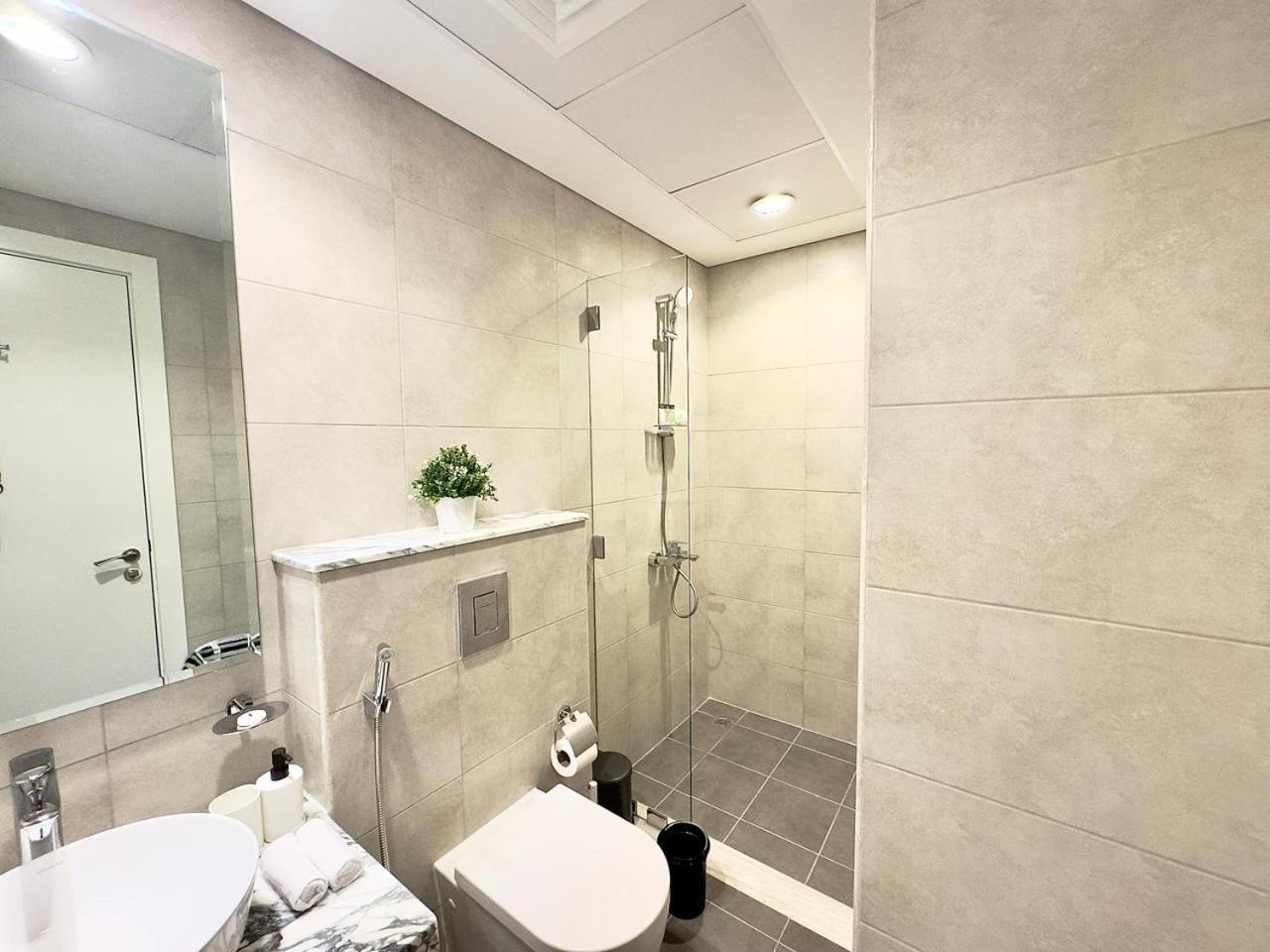 Luxury Two Bed In Business Bay Apartment