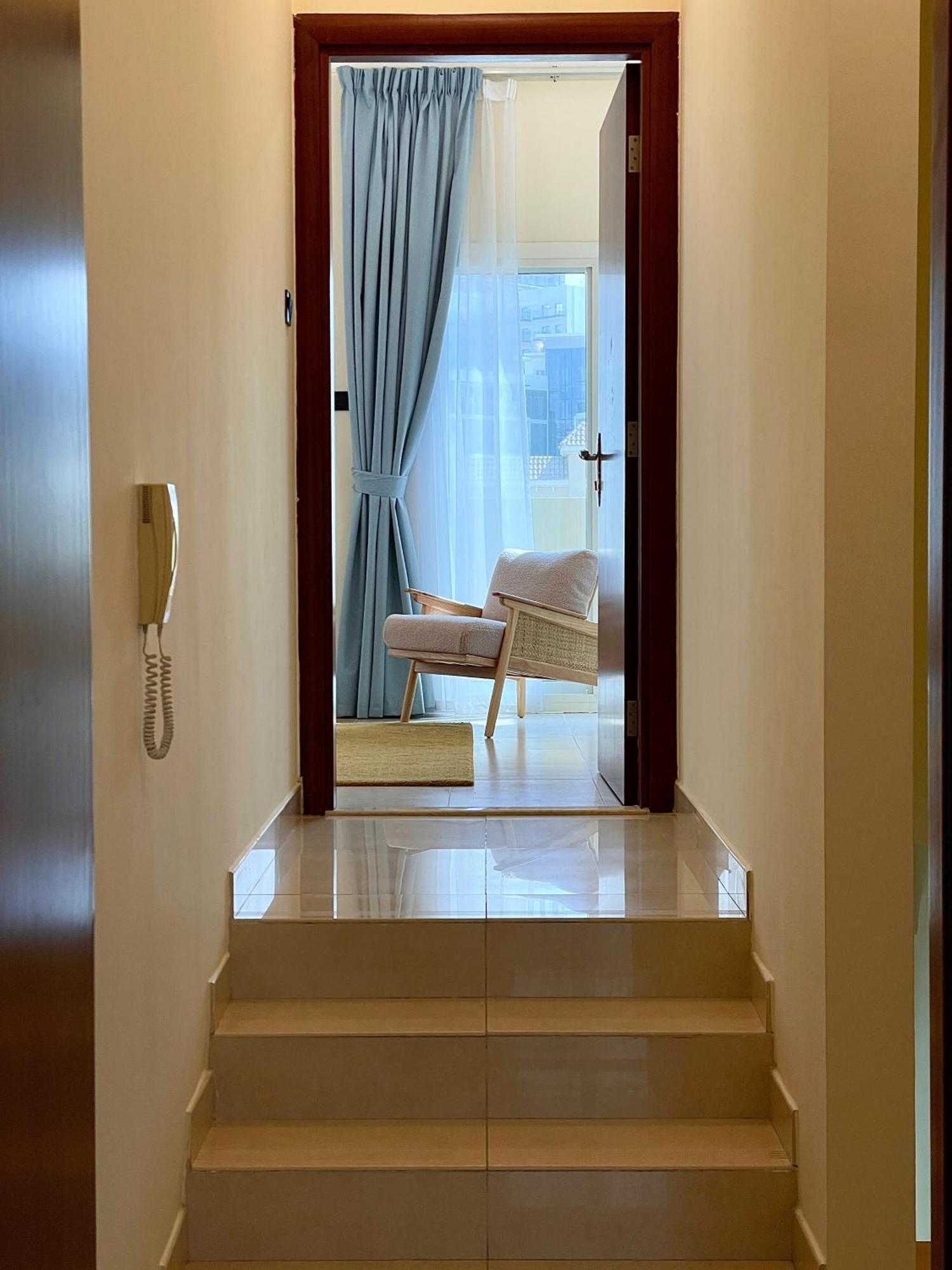 Townhouse With Live-in Maids Villa Dubai