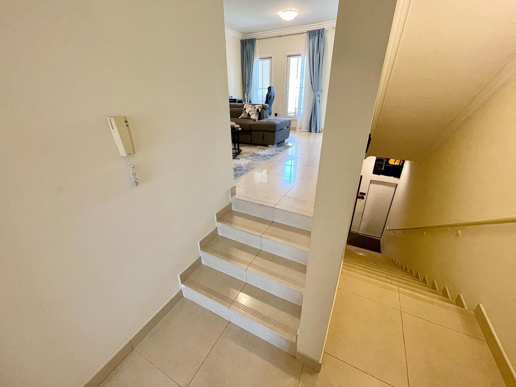Townhouse With Live-in Maids Villa Dubai