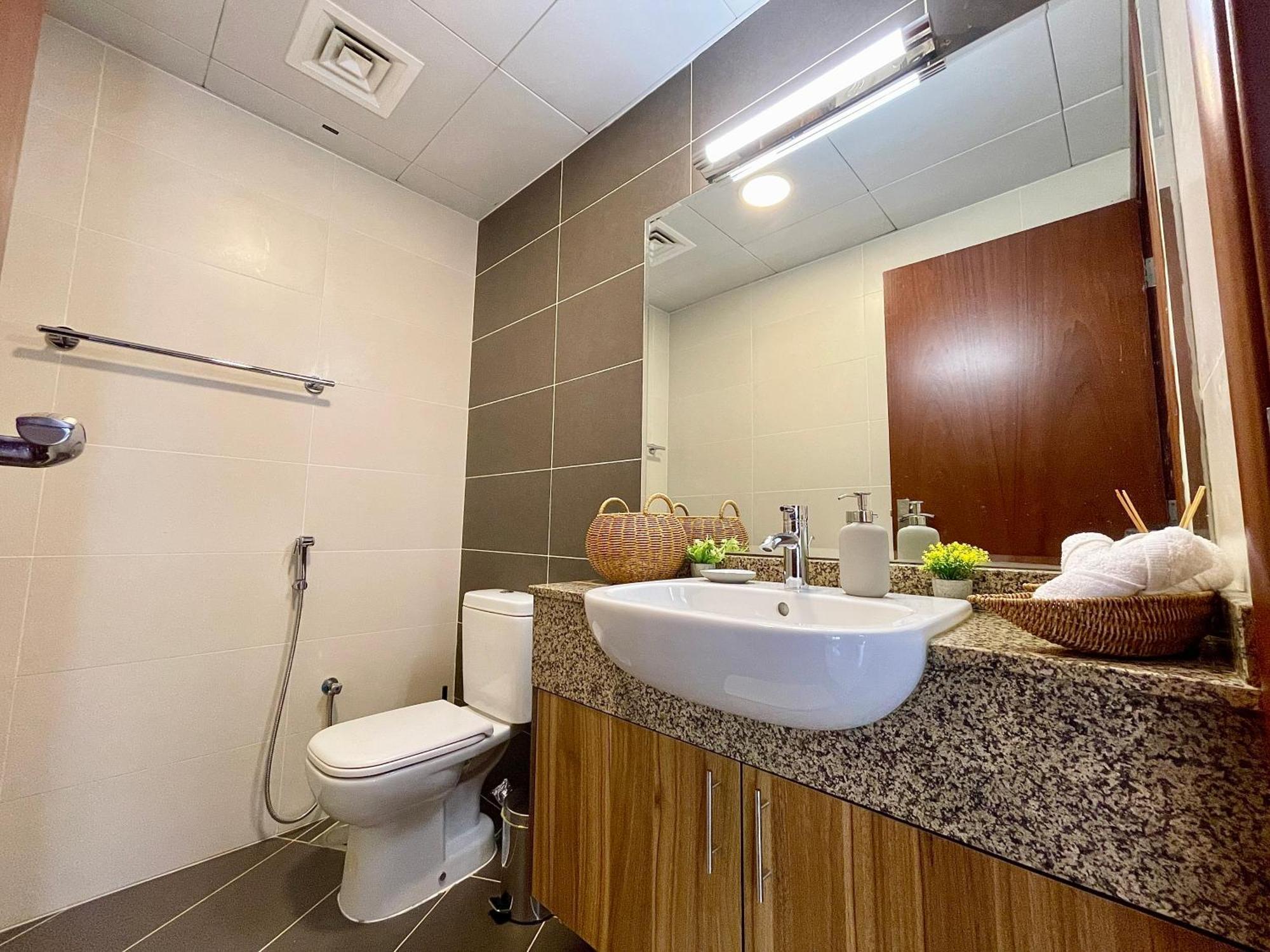 Townhouse With Live-in Maids Villa Dubai