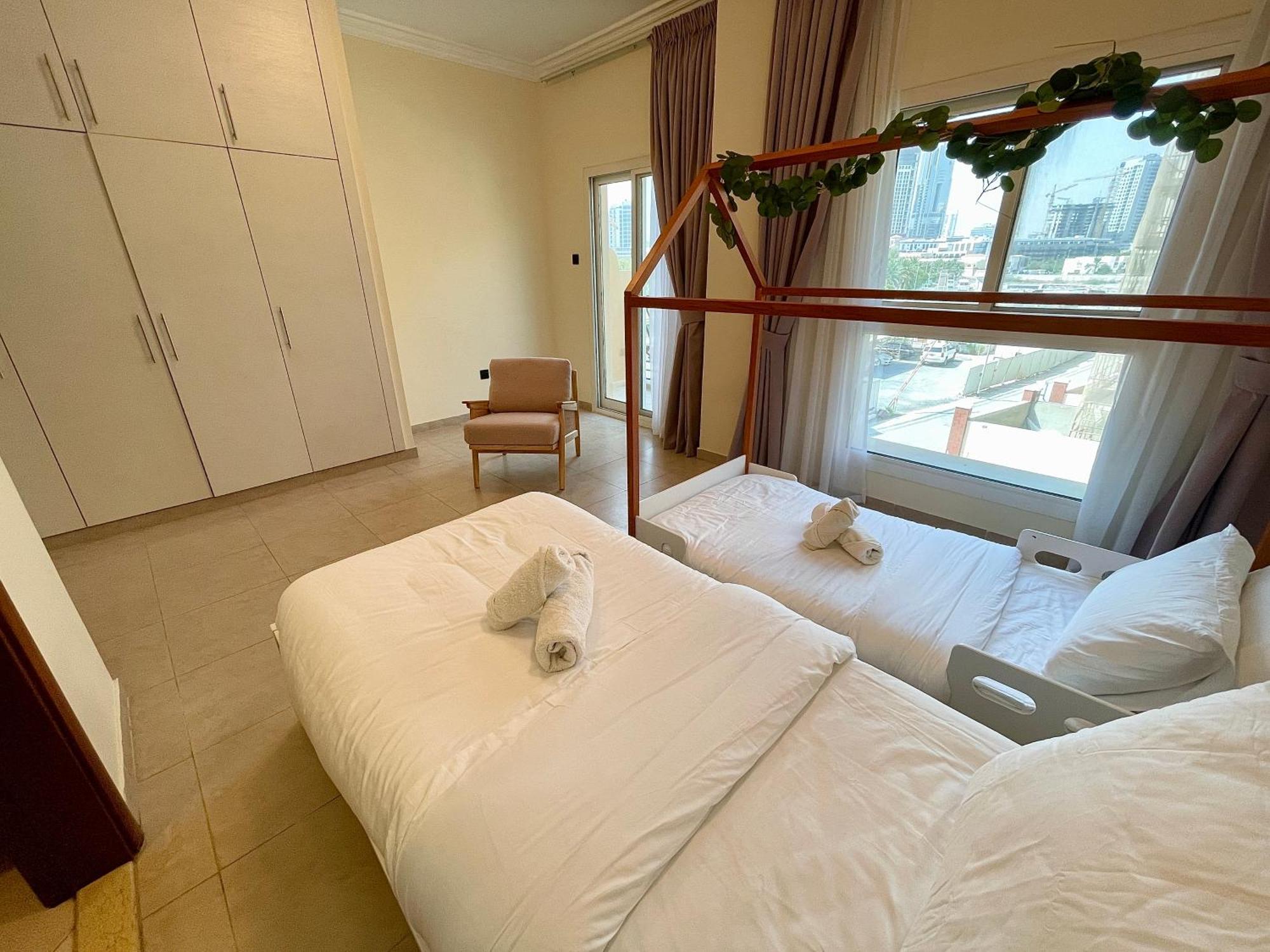 Villa Townhouse With Live-in Maids Dubai