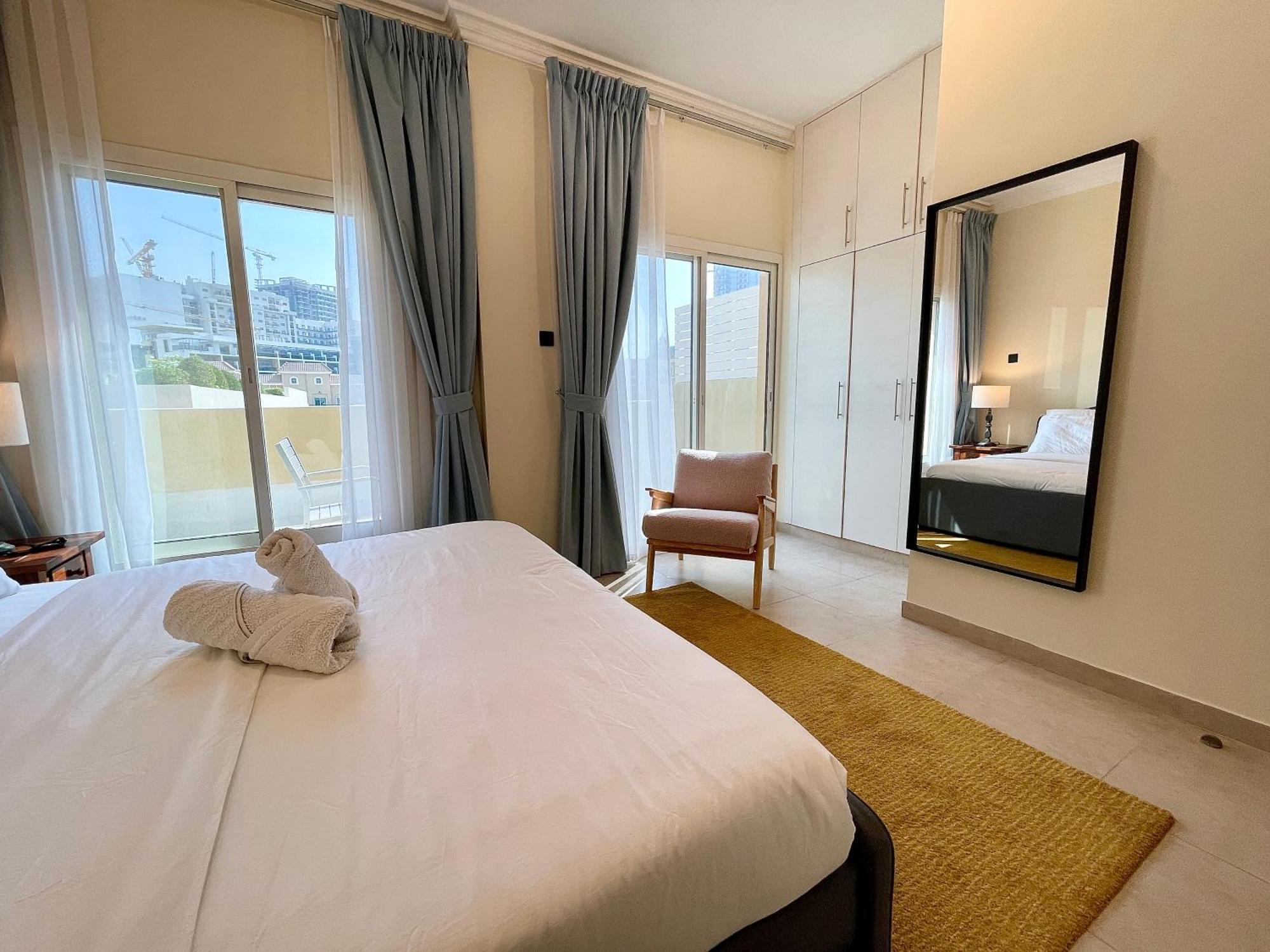 Villa Townhouse With Live-in Maids