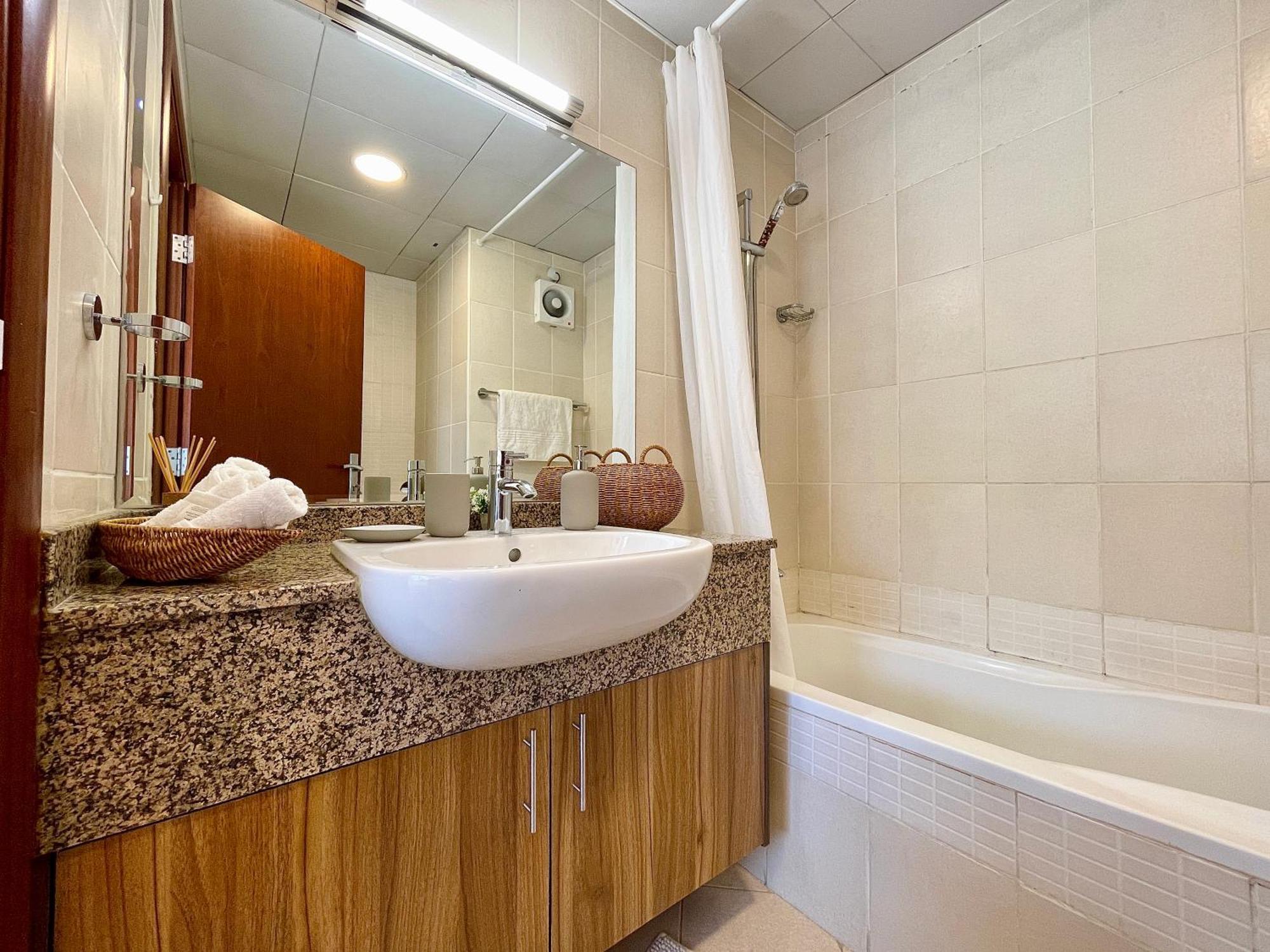 Townhouse With Live-in Maids Villa Dubai