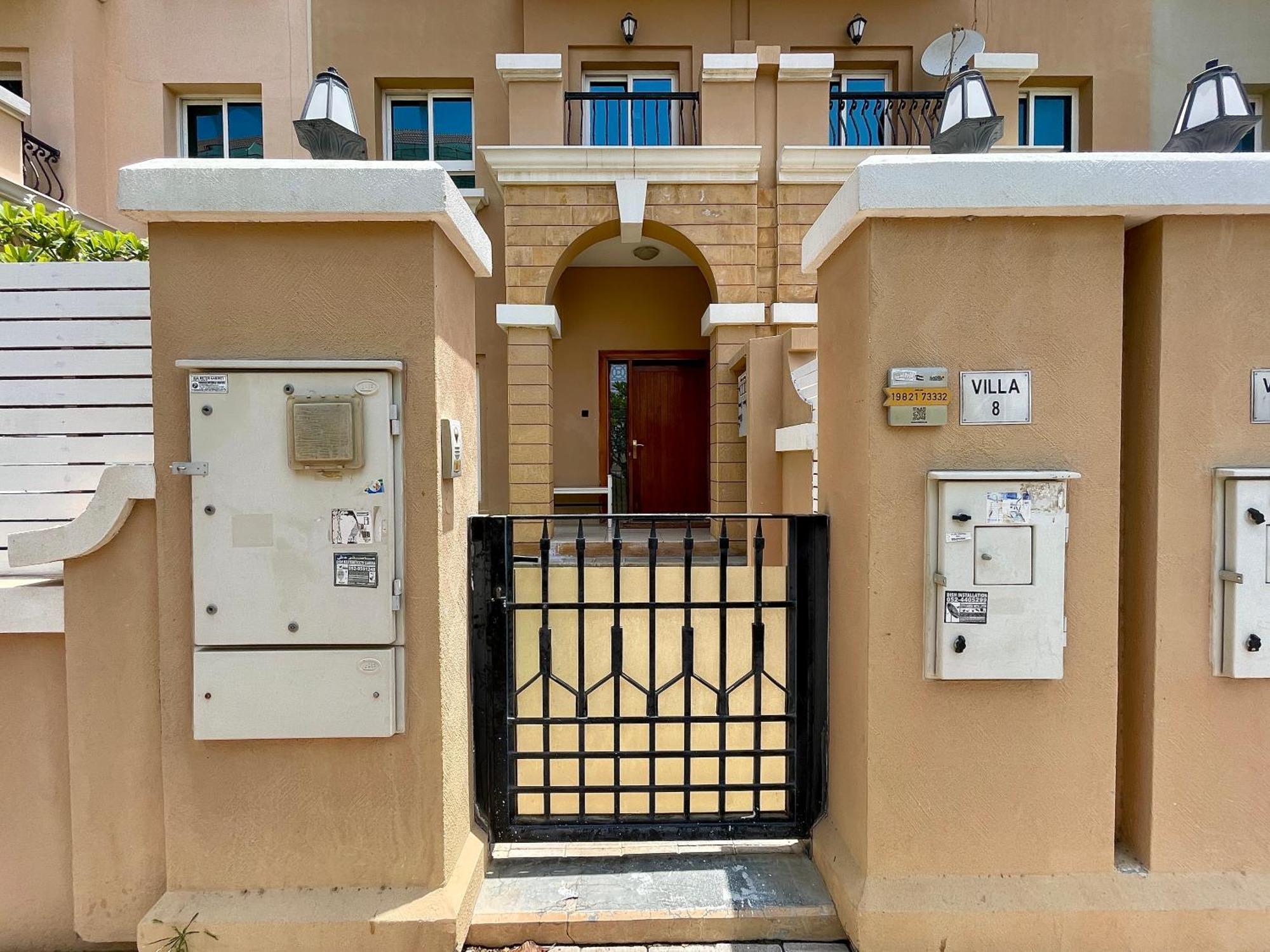 Townhouse With Live-in Maids Villa
