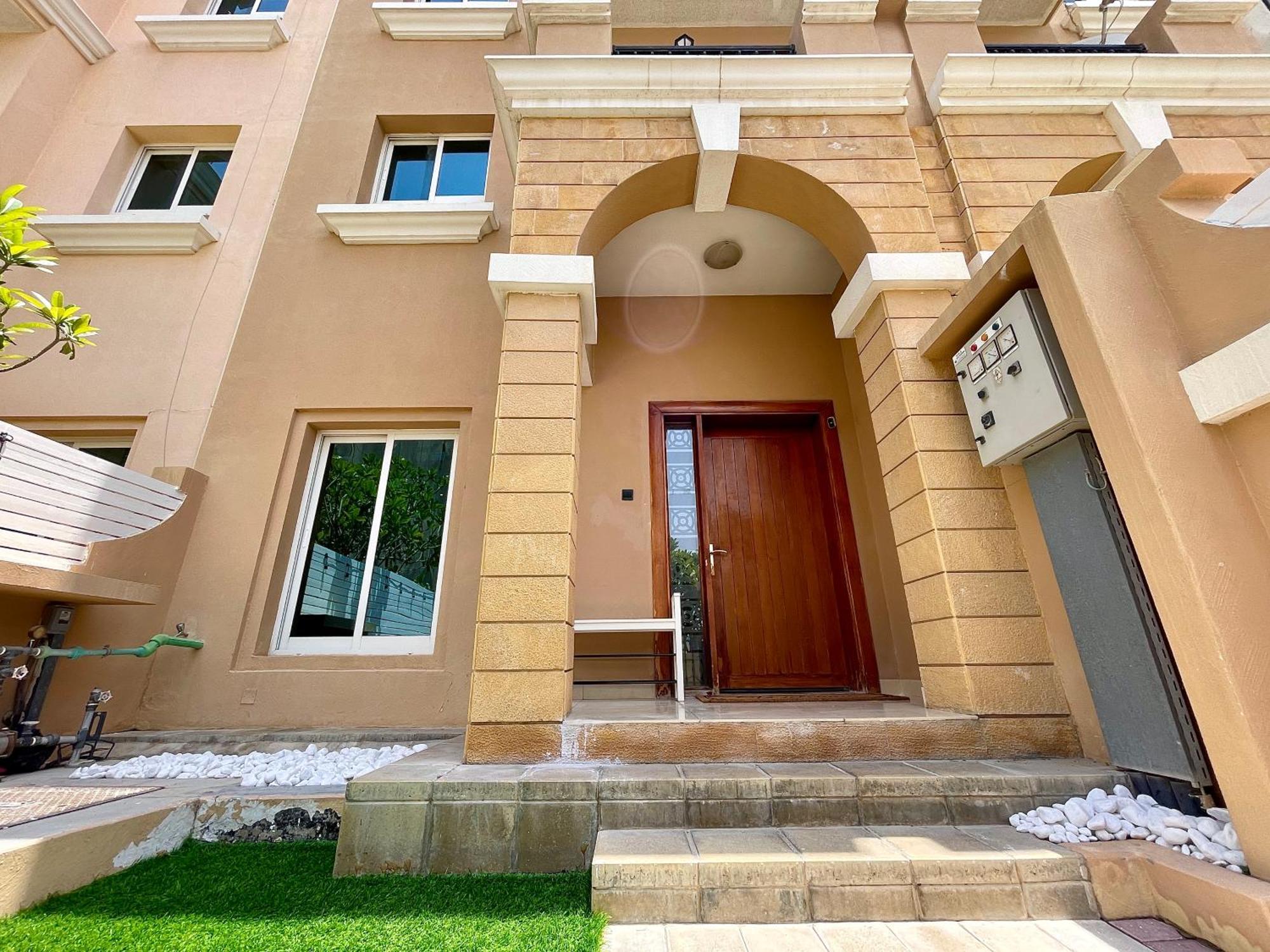 Villa Townhouse With Live-in Maids