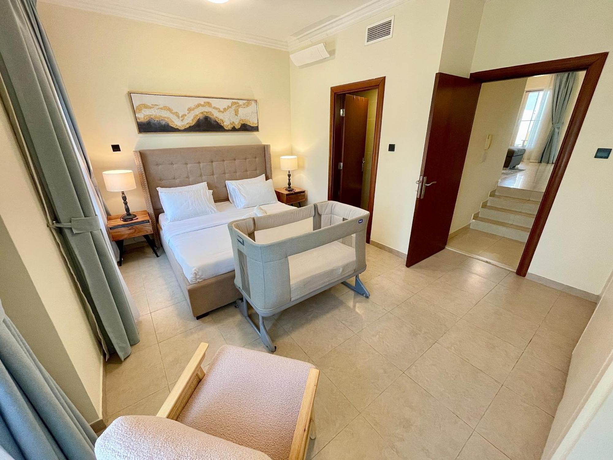 Townhouse With Live-in Maids Villa