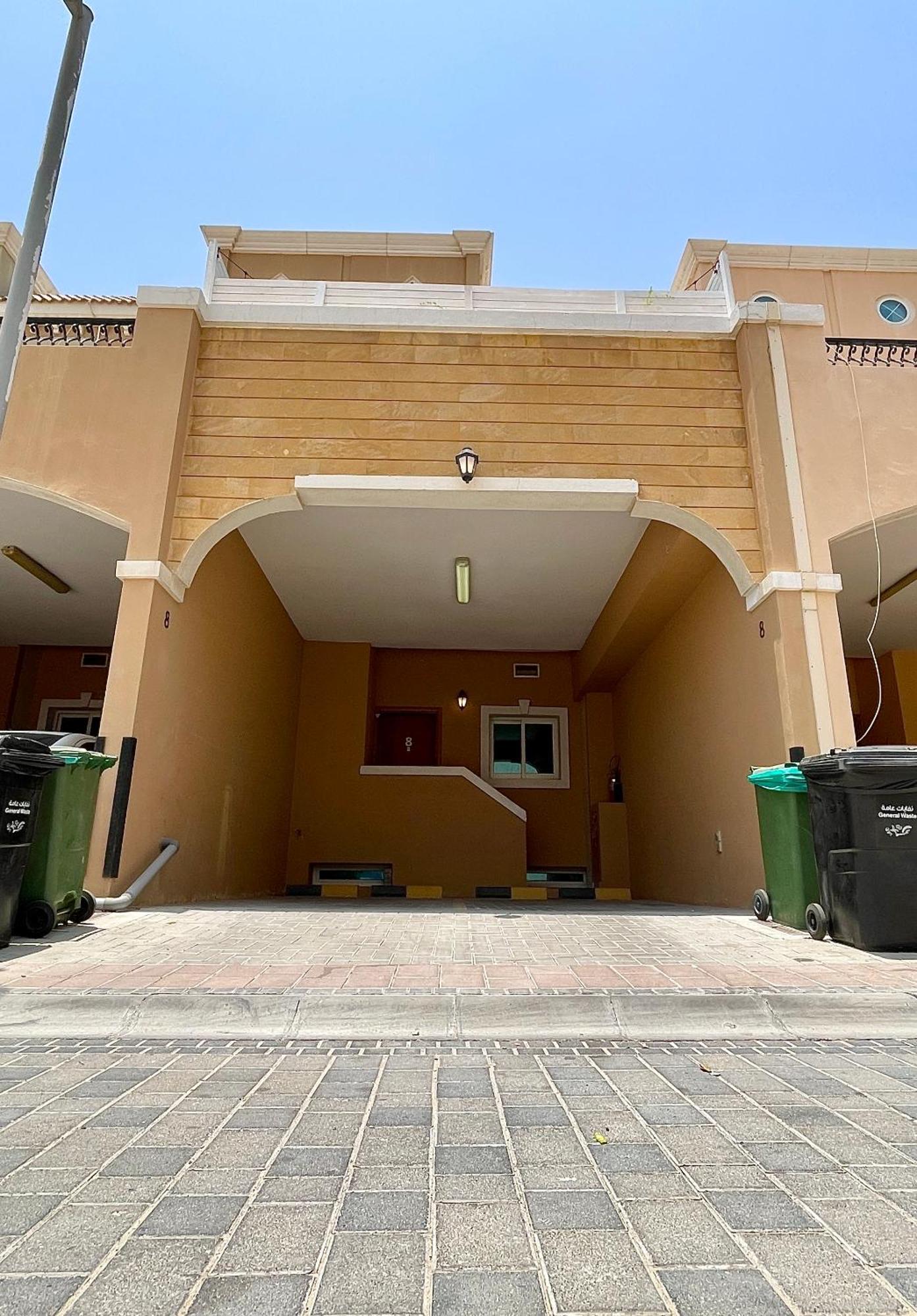 Townhouse With Live-in Maids Dubai