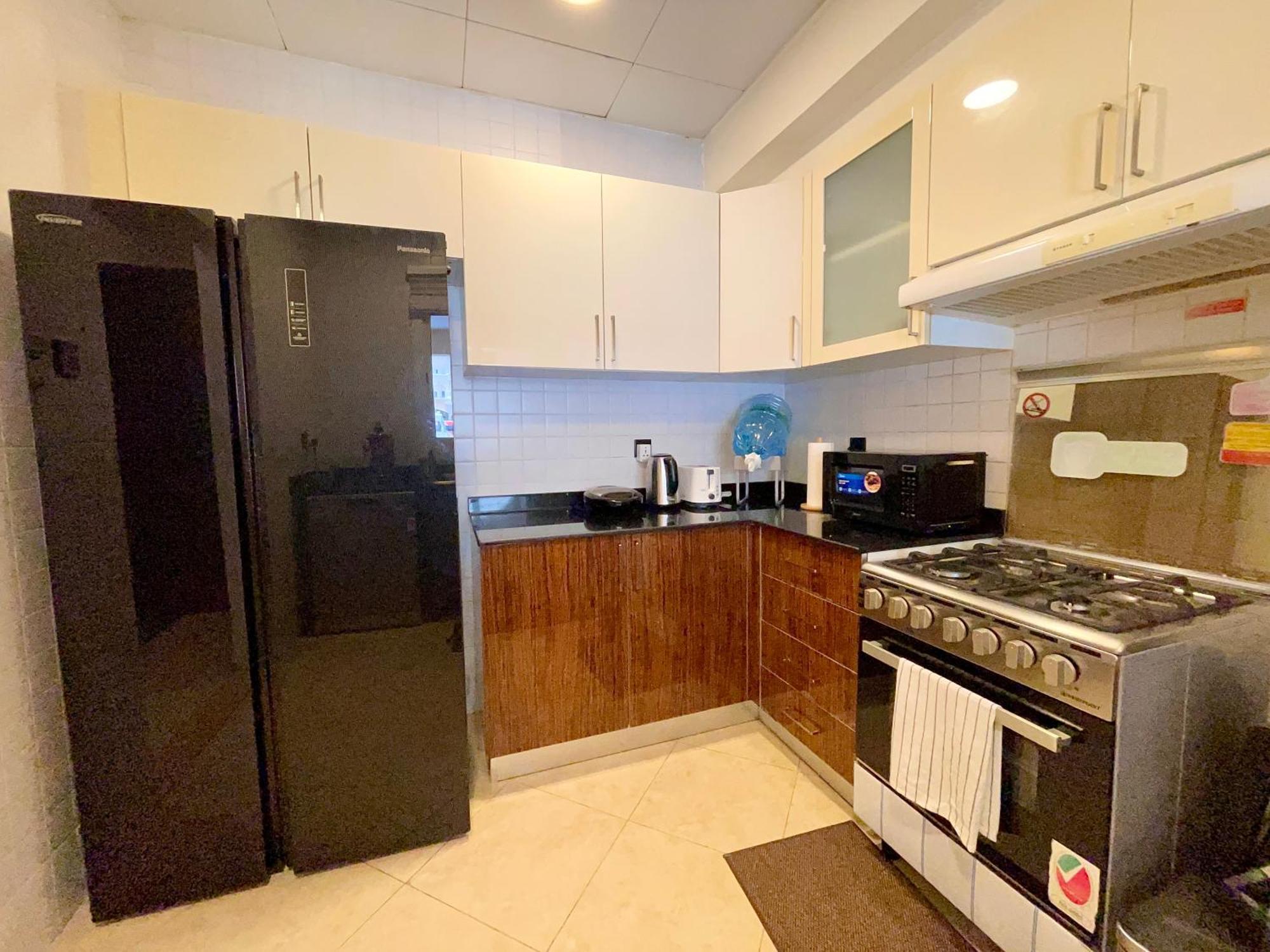 Townhouse With Live-in Maids Villa Dubai