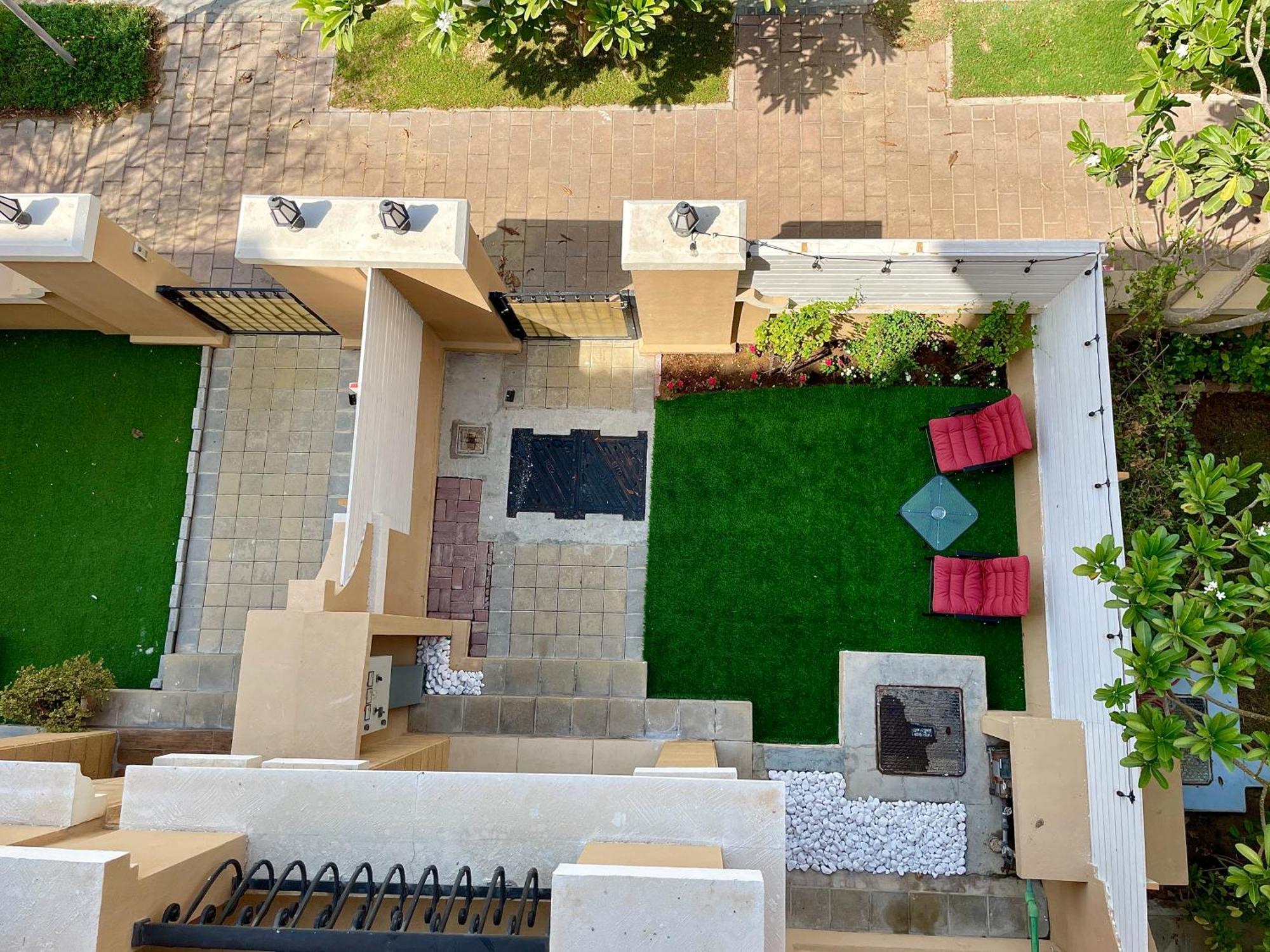 Townhouse With Live-in Maids Villa