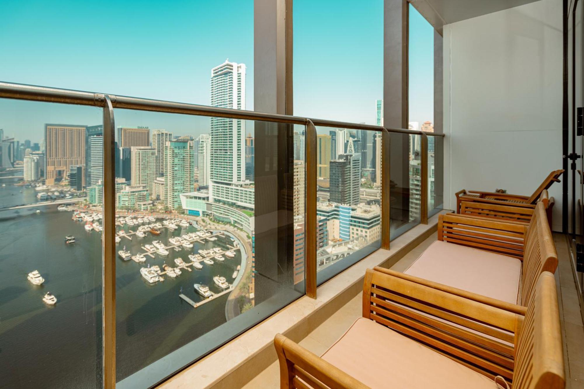 Prime Retreats - Sparkle Tower Marina Dubai