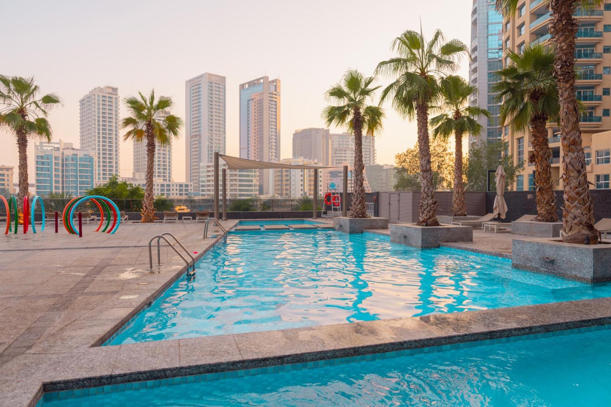 Prime Retreats - Sparkle Tower Marina Apartment