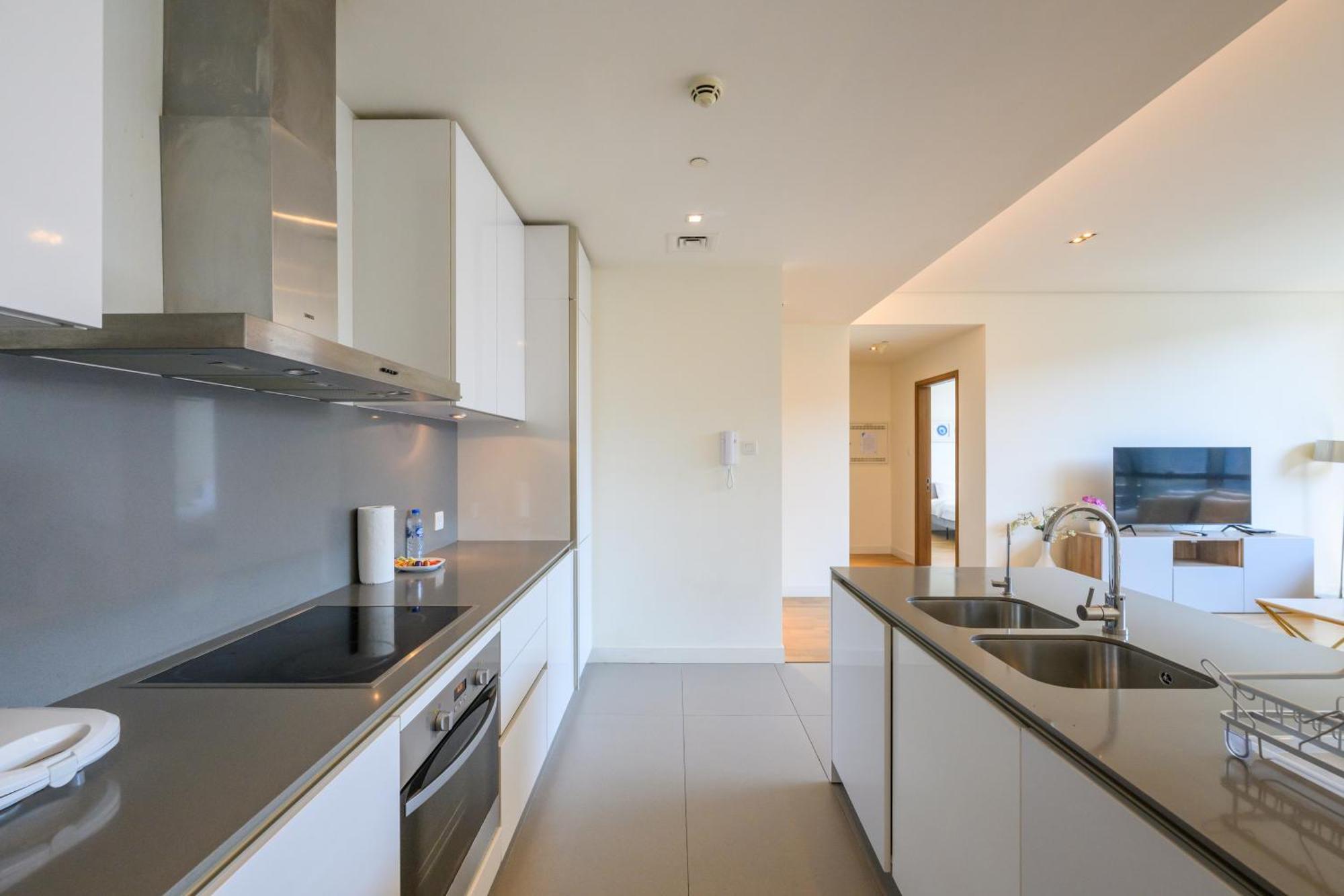 Radiant 1 Bedroom In Walk *
