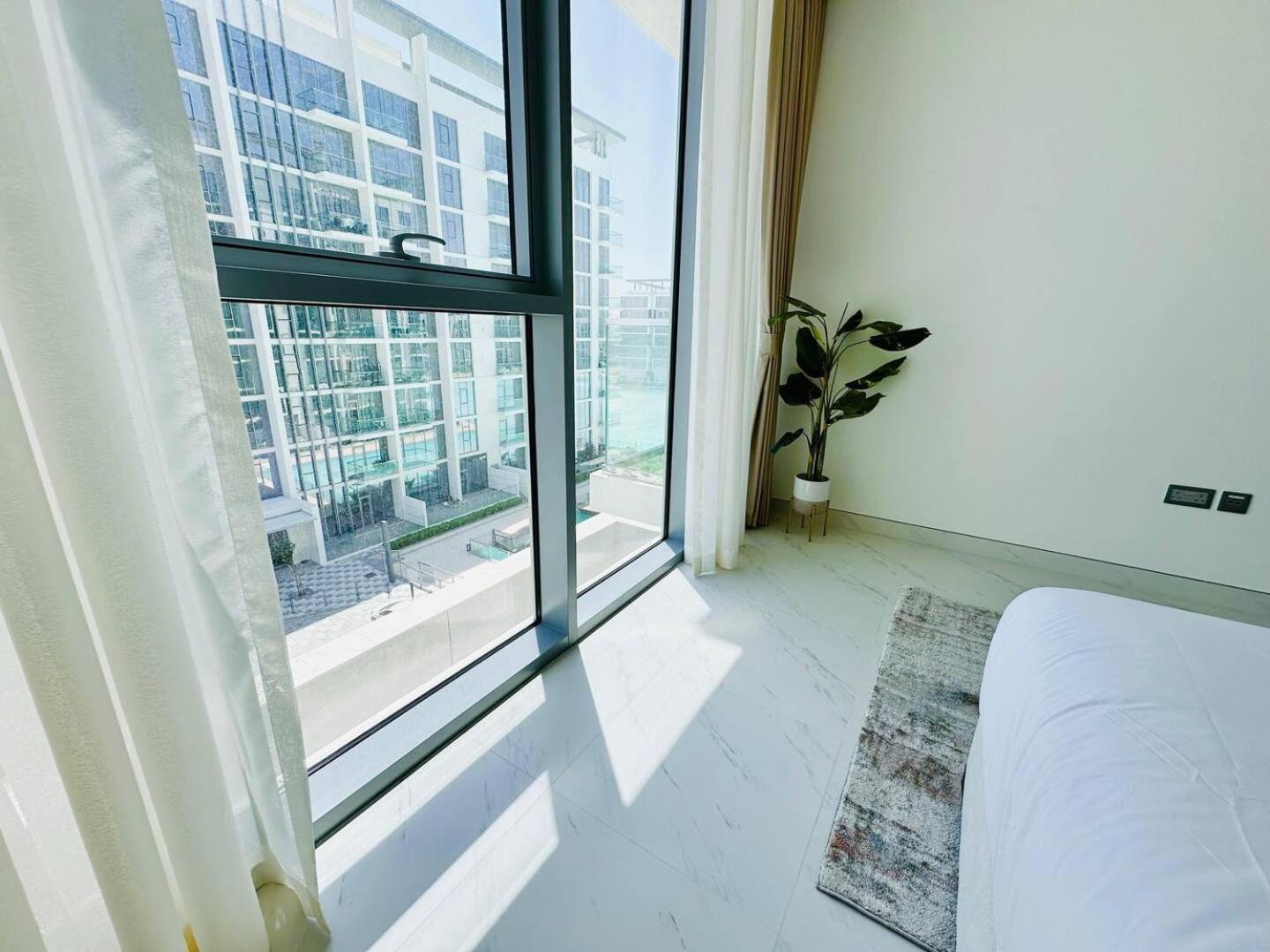 Fully Furnished 1br W Relaxing Lagoon View * Dubai