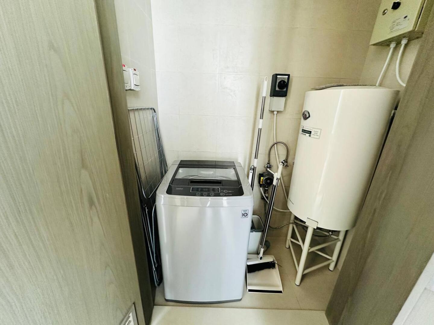 Fully Furnished 1br W Relaxing Lagoon View *