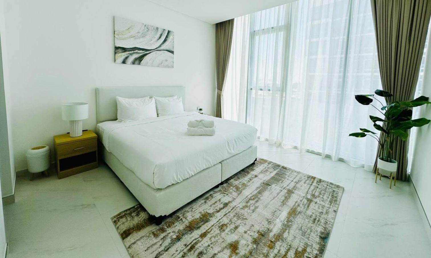 Fully Furnished 1br W Relaxing Lagoon View Dubai