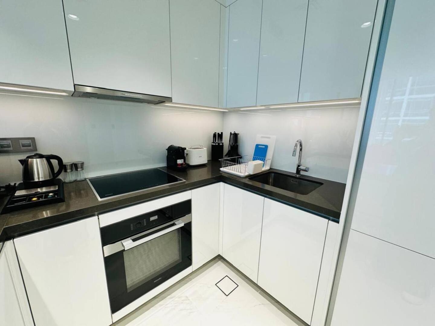 Fully Furnished 1br W Relaxing Lagoon View * Dubai