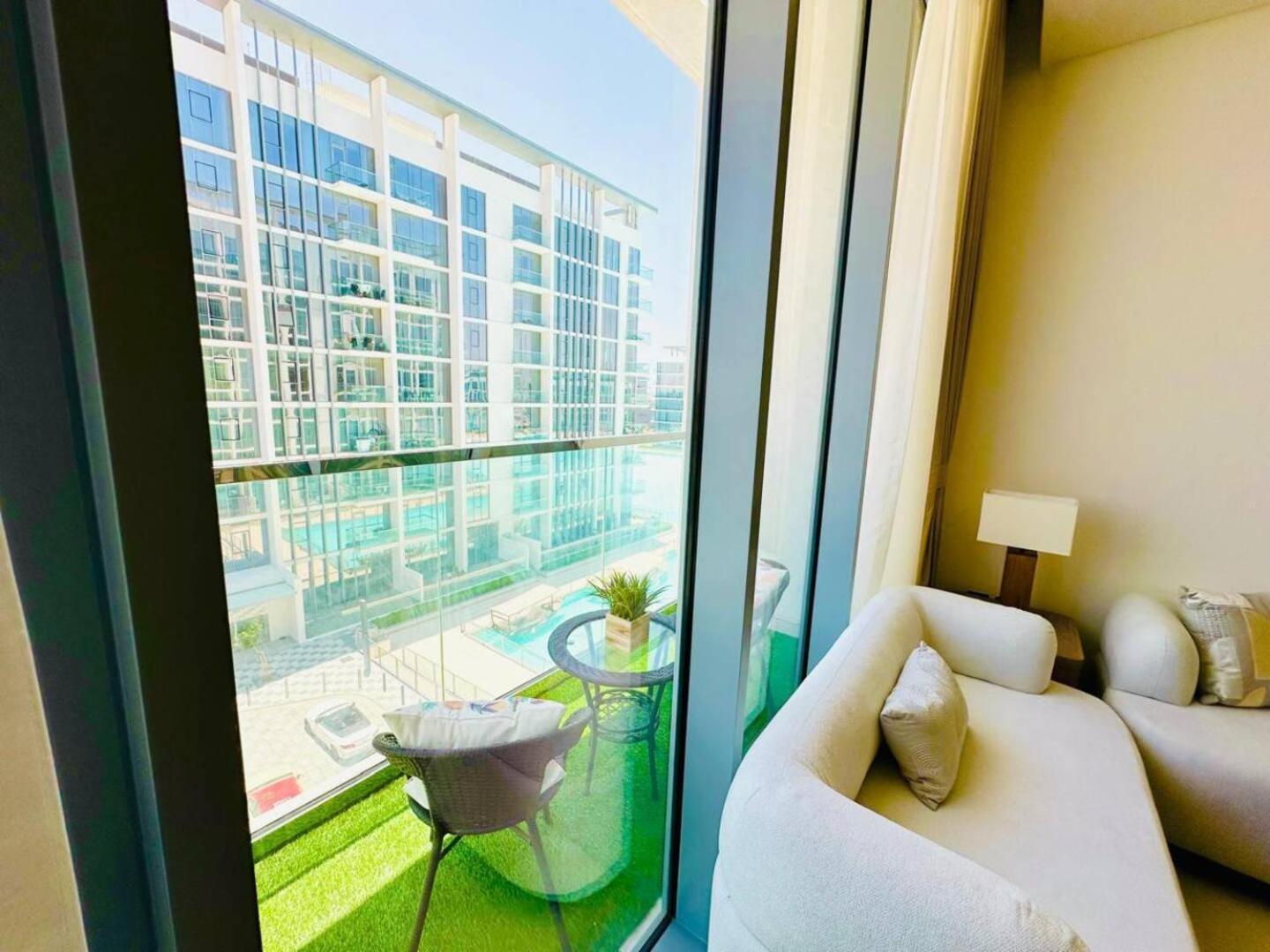 Apartment Fully Furnished 1br W Relaxing Lagoon View *