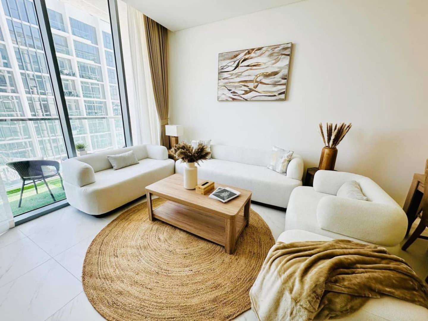 Fully Furnished 1br W Relaxing Lagoon View Apartment