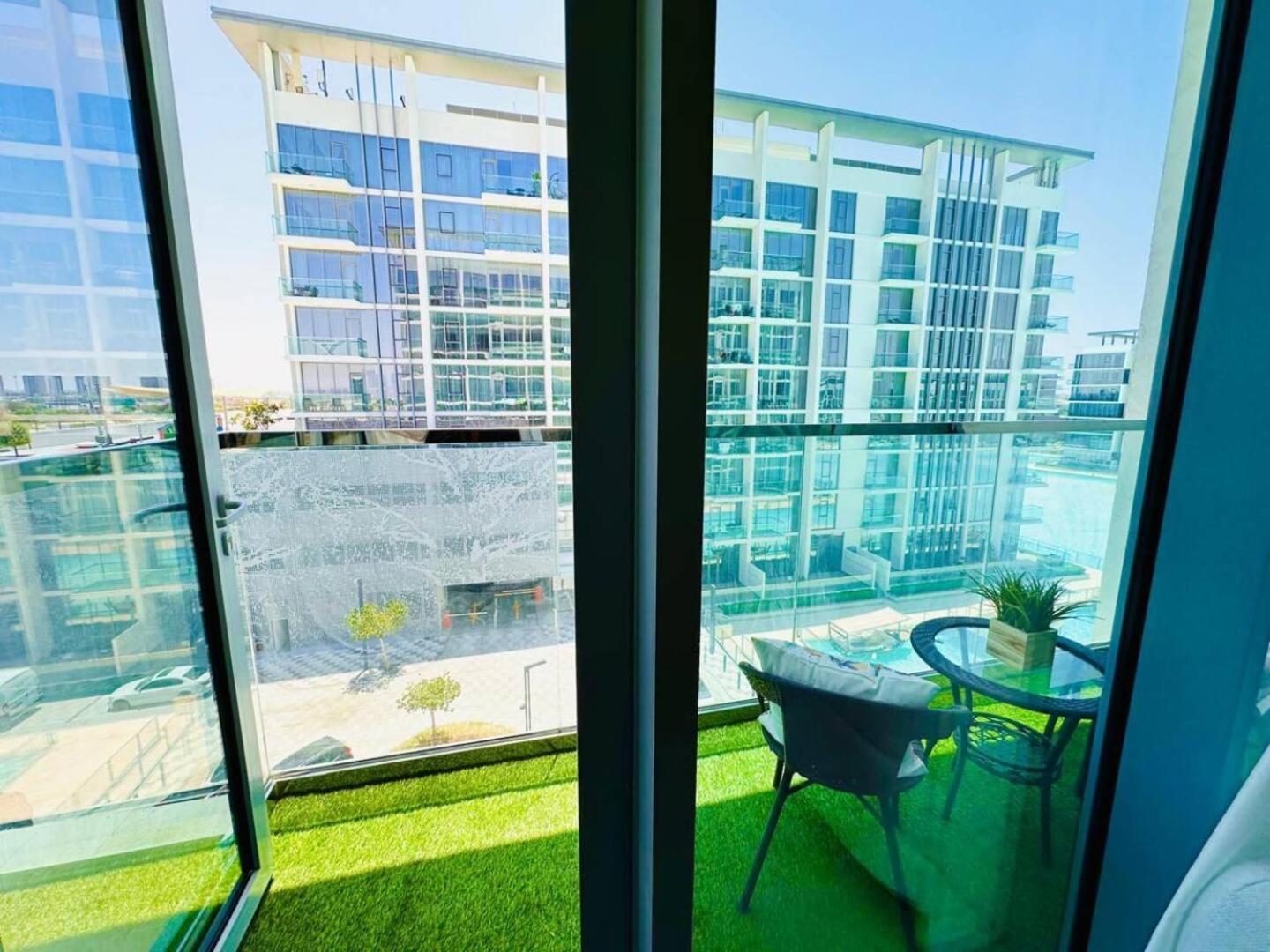 Fully Furnished 1br W Relaxing Lagoon View Dubai