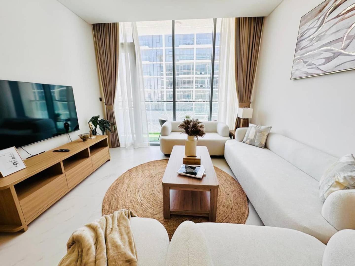 Fully Furnished 1br W Relaxing Lagoon View Apartment *
