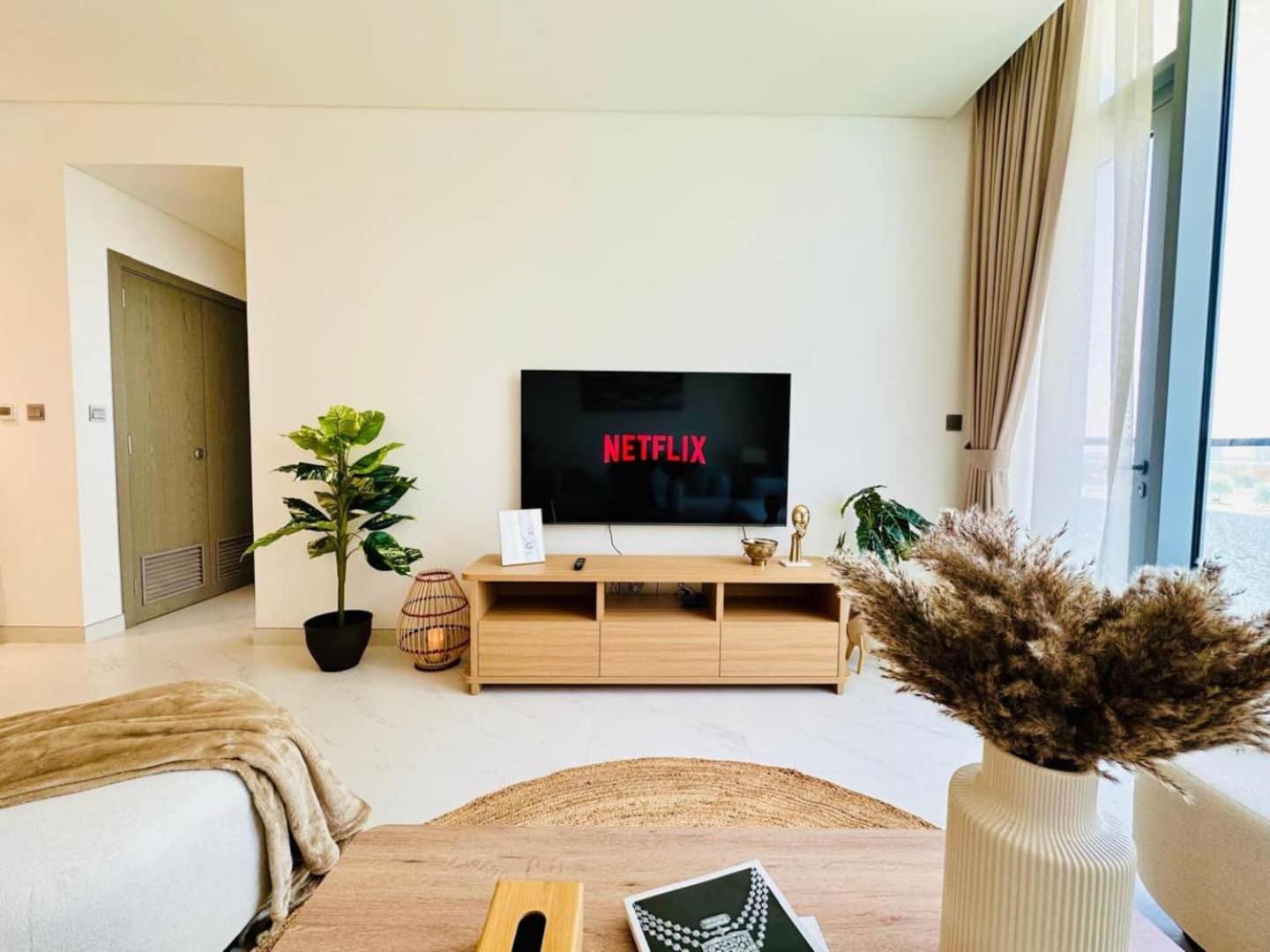 Fully Furnished 1br W Relaxing Lagoon View Dubai