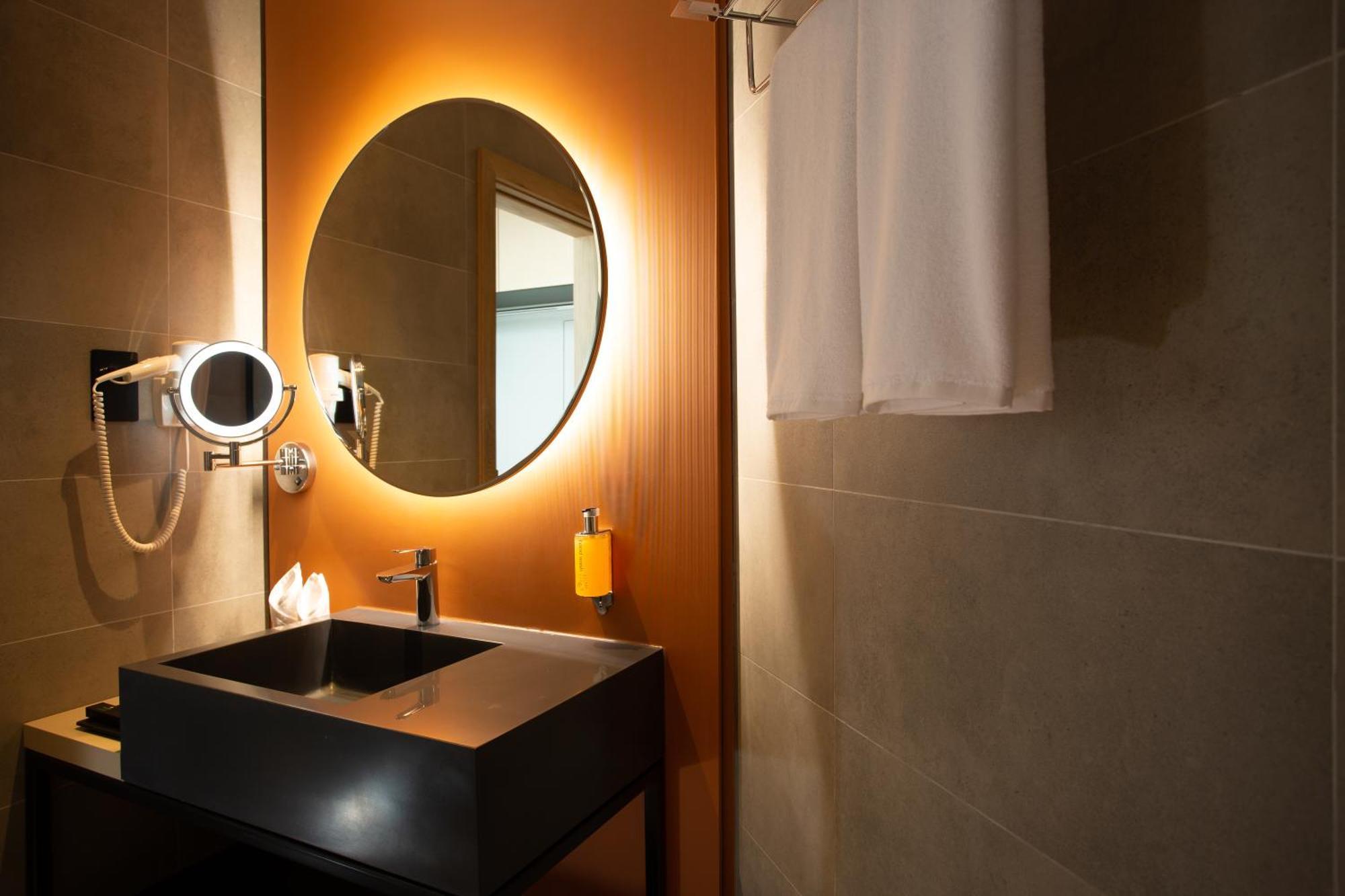 Walk Jumeirah Hotel 4*