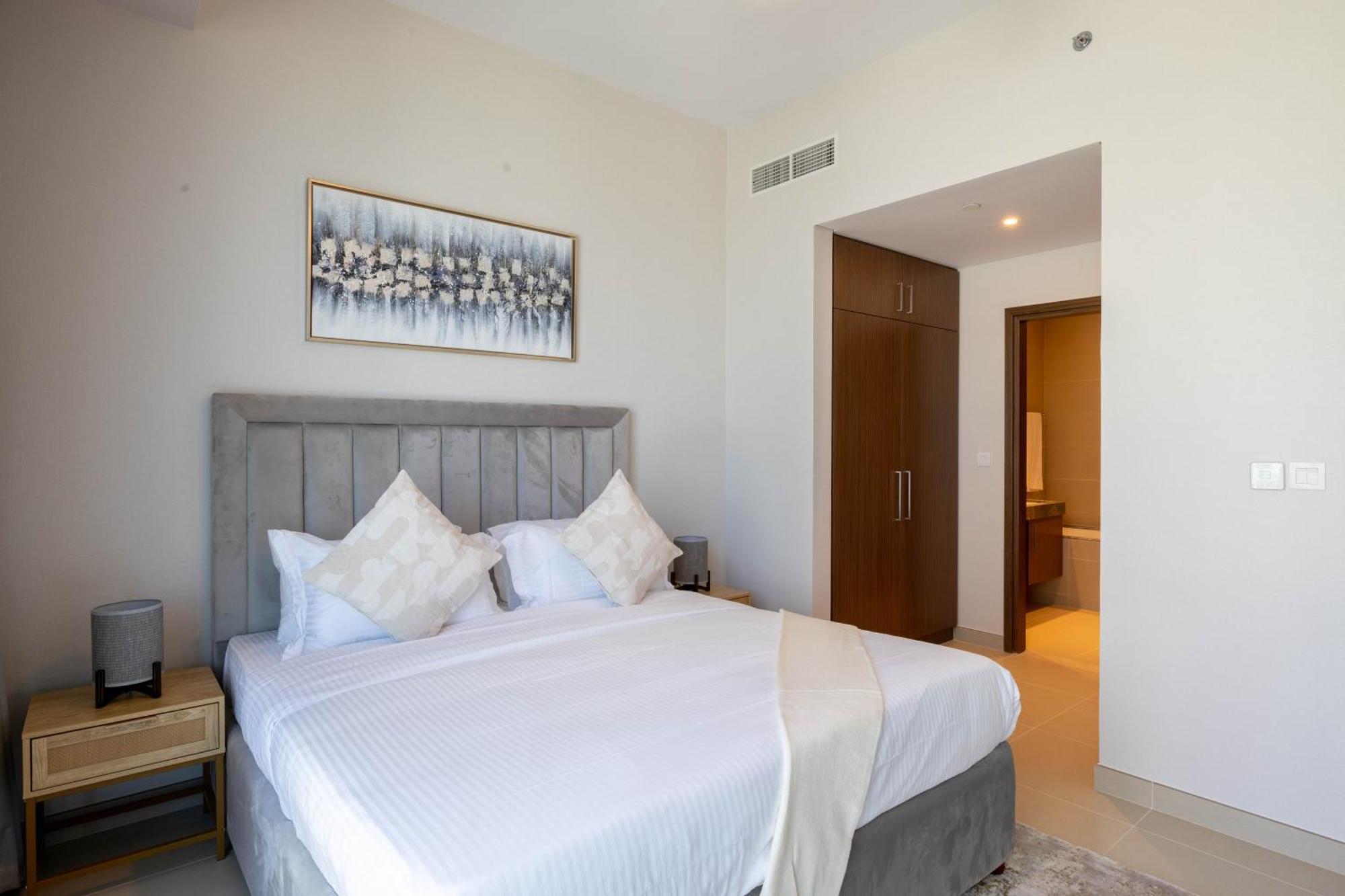Eden's Homes & - 52-42 Emaar *