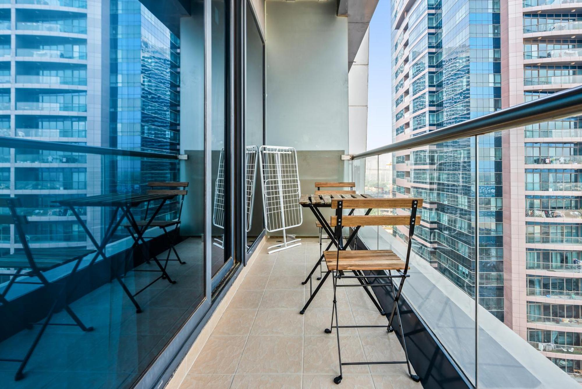 Luxury Furnished In Goldcrest Views Jlt Apartment