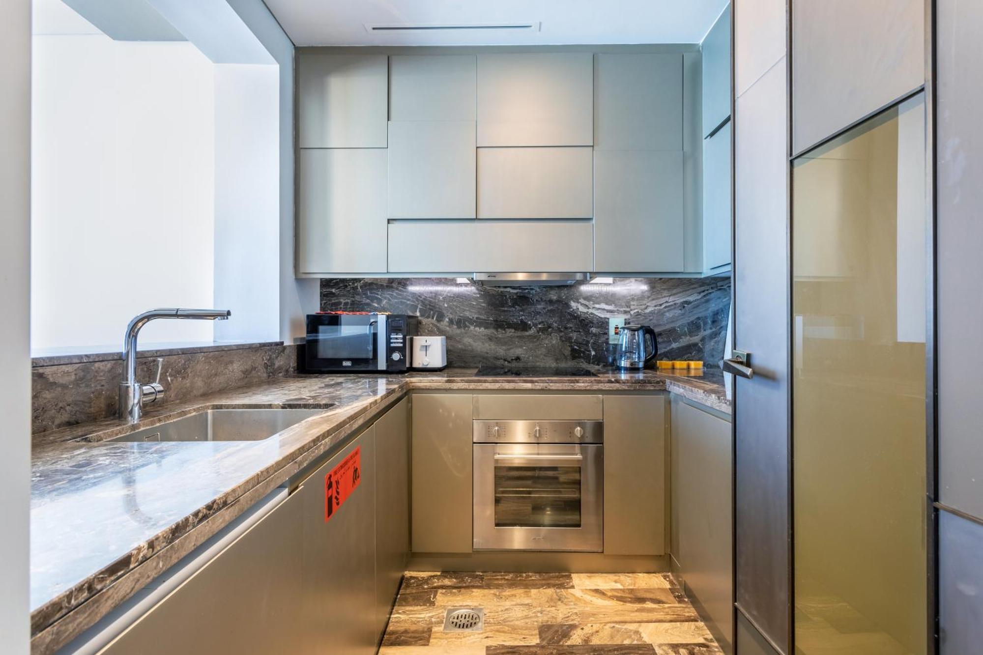 Apartment Damac Heights By Fendi Dubai