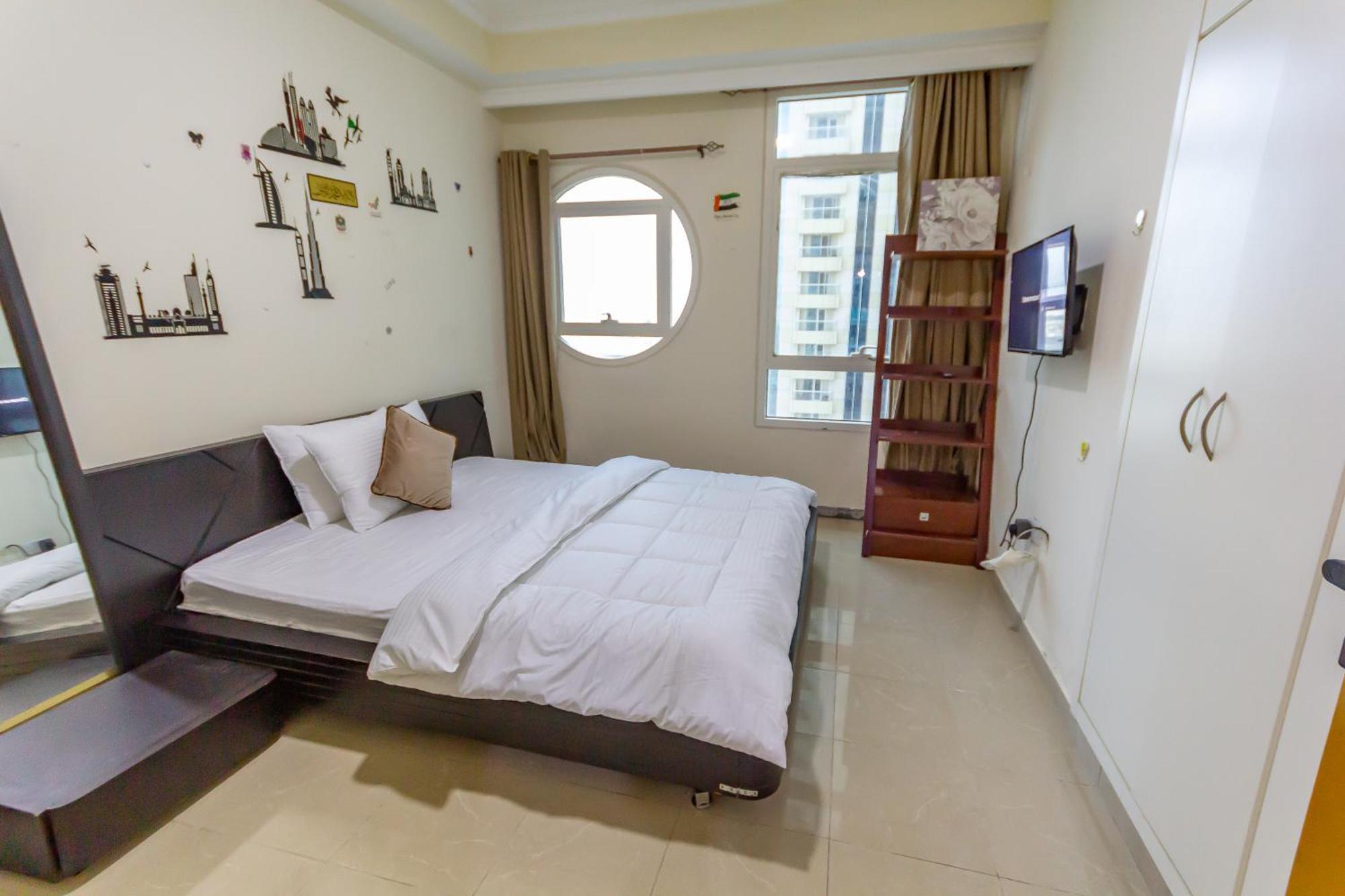 Spacious For Girls In Marina فتيات فقط Dubai