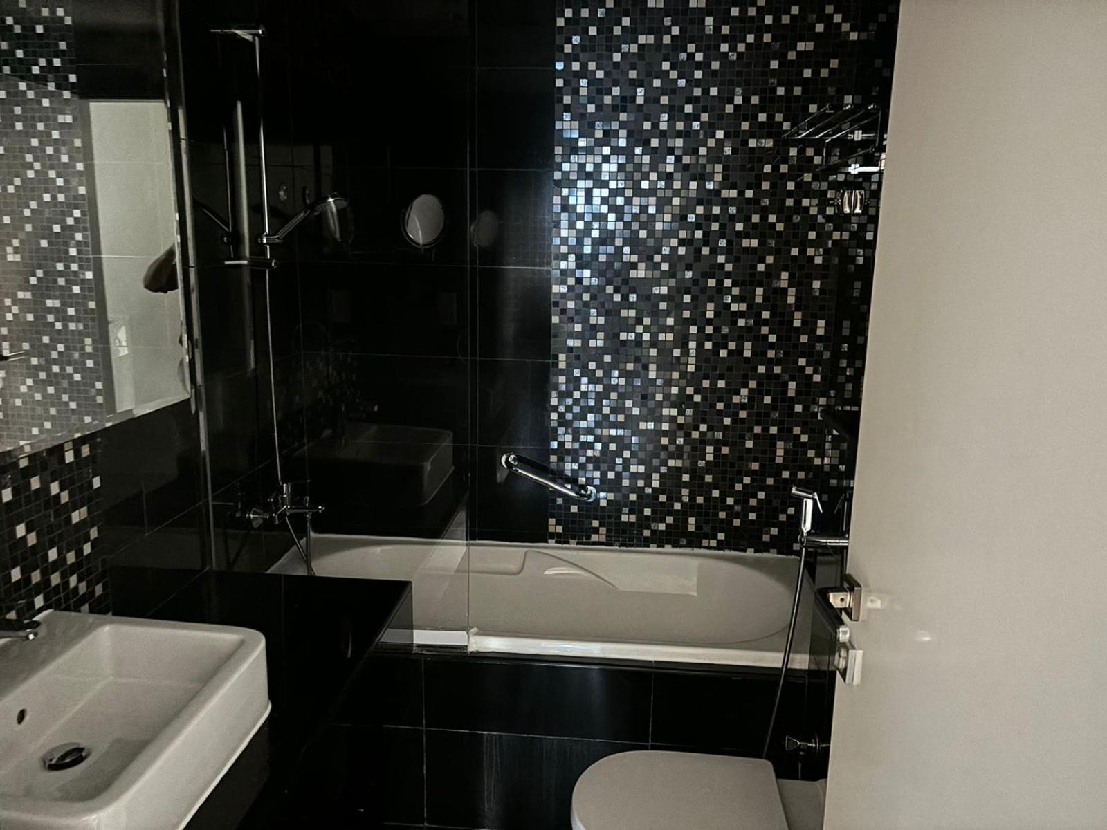 Tower, Al Tahani Street, Downtown - Business Bay * Dubai