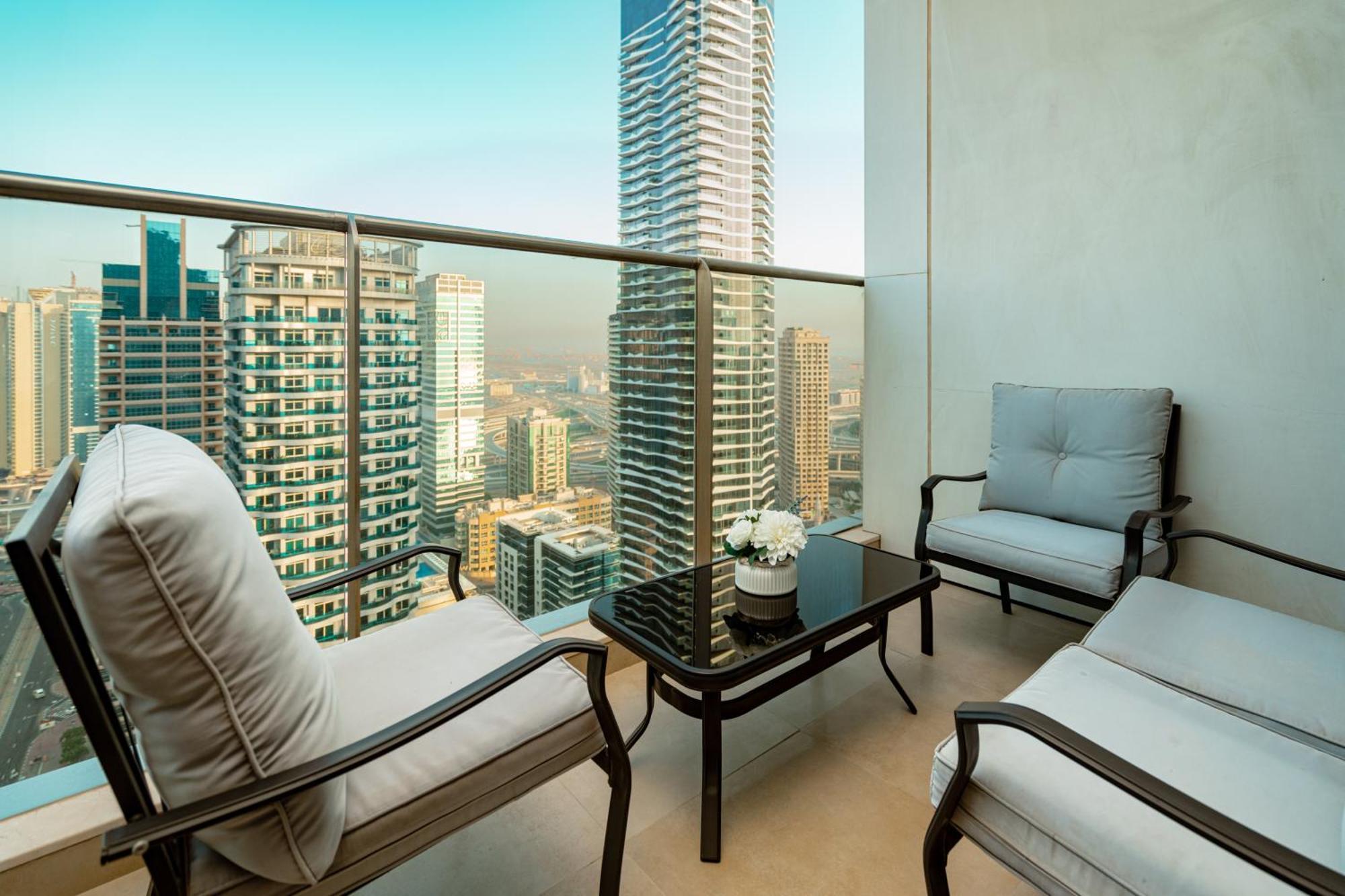 Prime Retreats - Sparkle Tower Marina Apartment