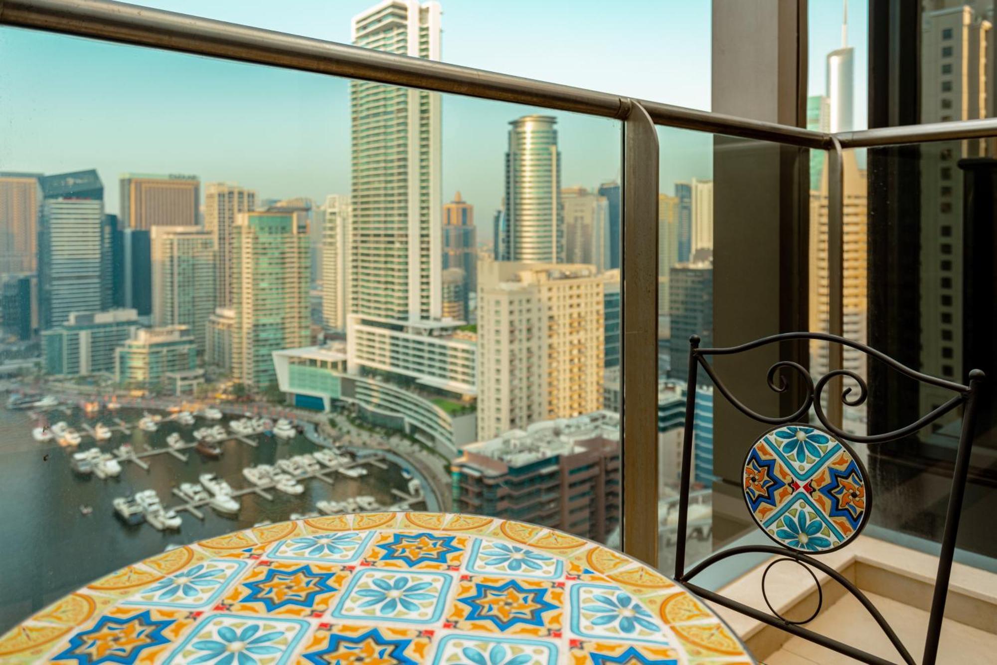 Prime Retreats - Sparkle Tower Marina Dubai