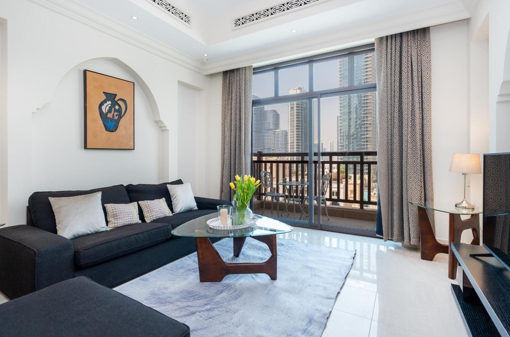 Souq Al Bahar & Downtown - Cityapartmentstay Apartment