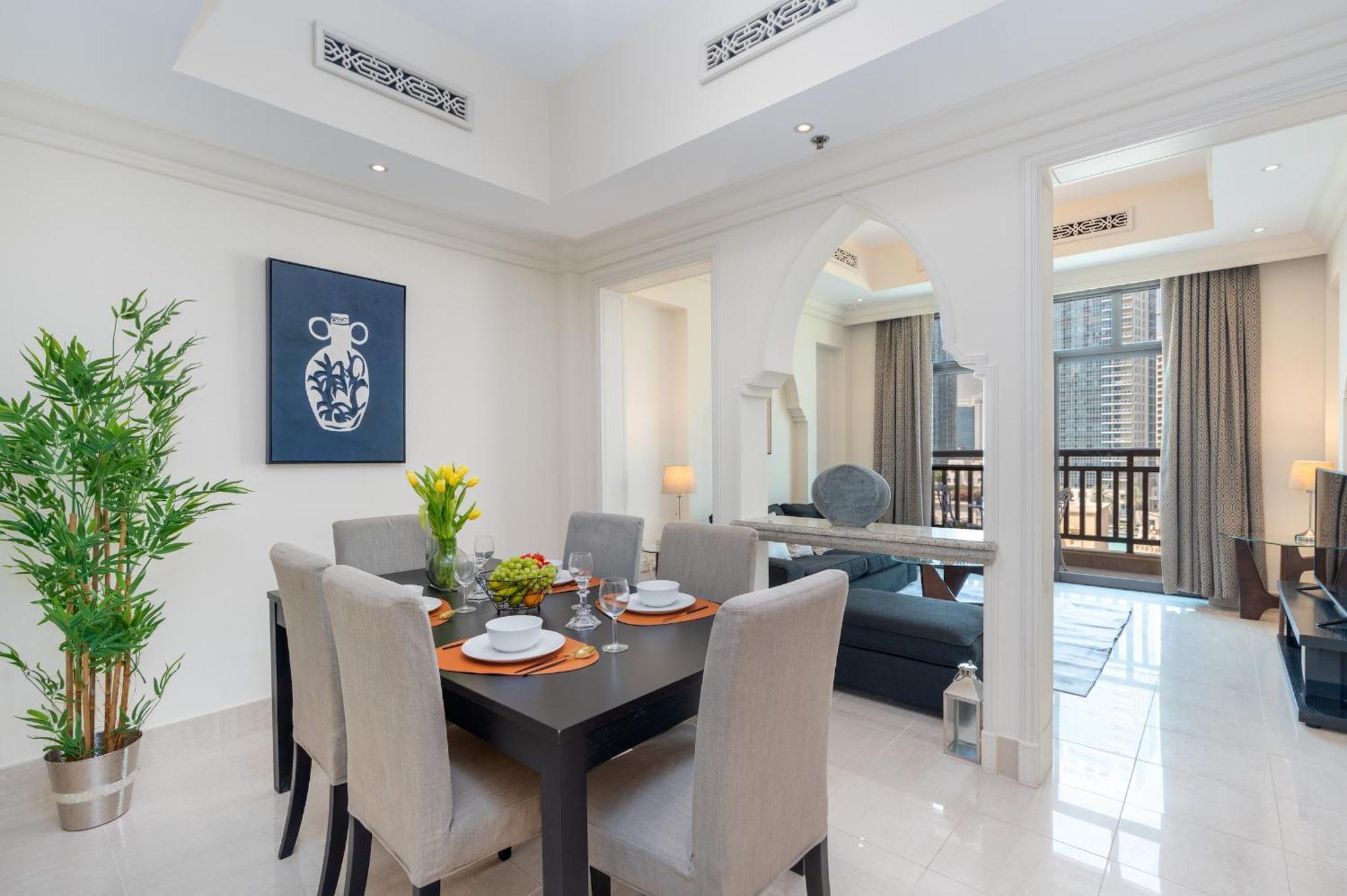 Souq Al Bahar & Downtown - Cityapartmentstay Apartment