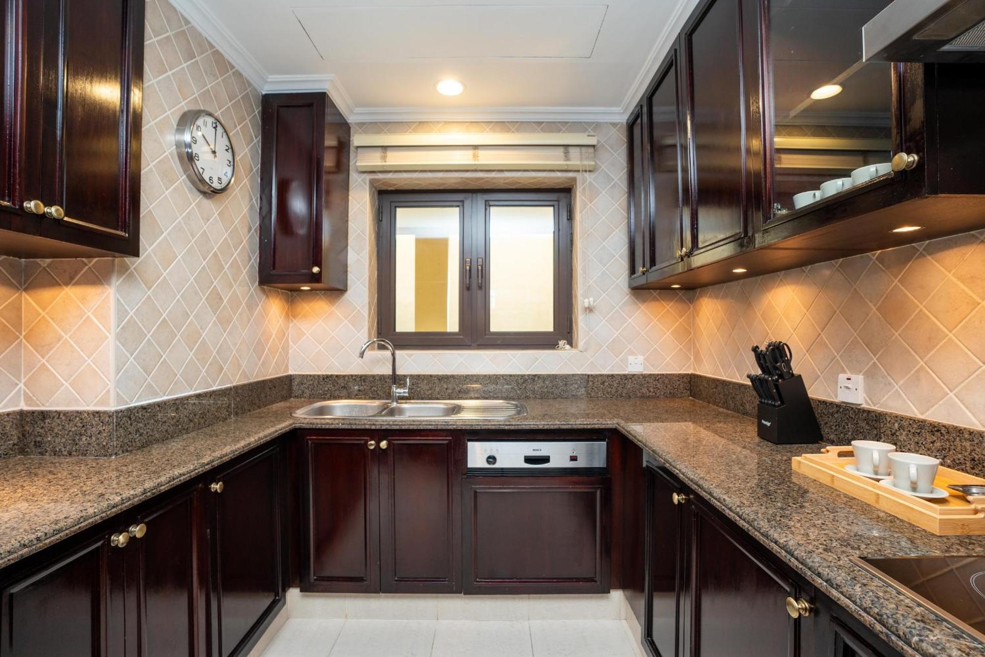 Souq Al Bahar & Downtown - Cityapartmentstay Apartment