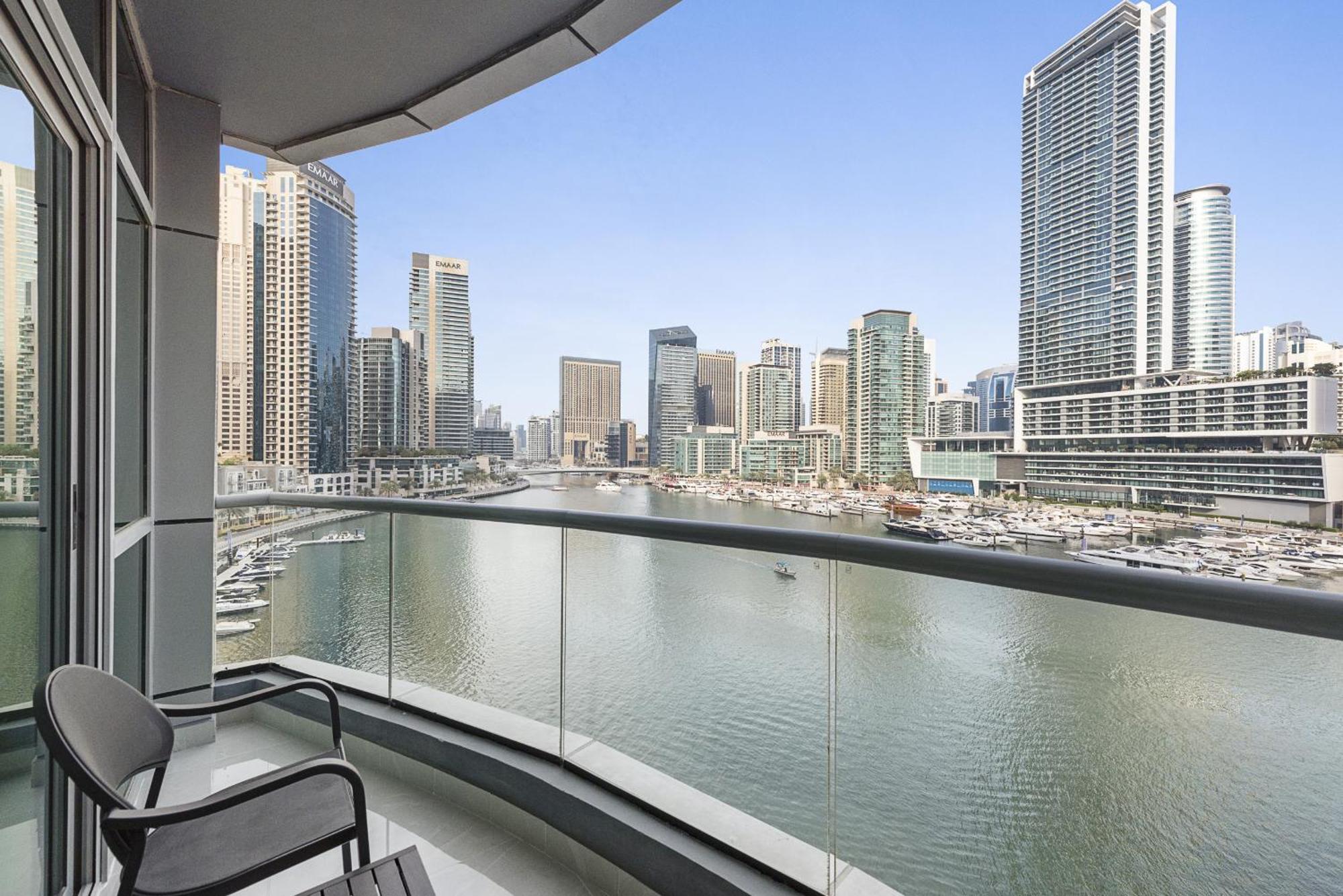 Vayk - Fully Upgraded One Bedroom In Marina *