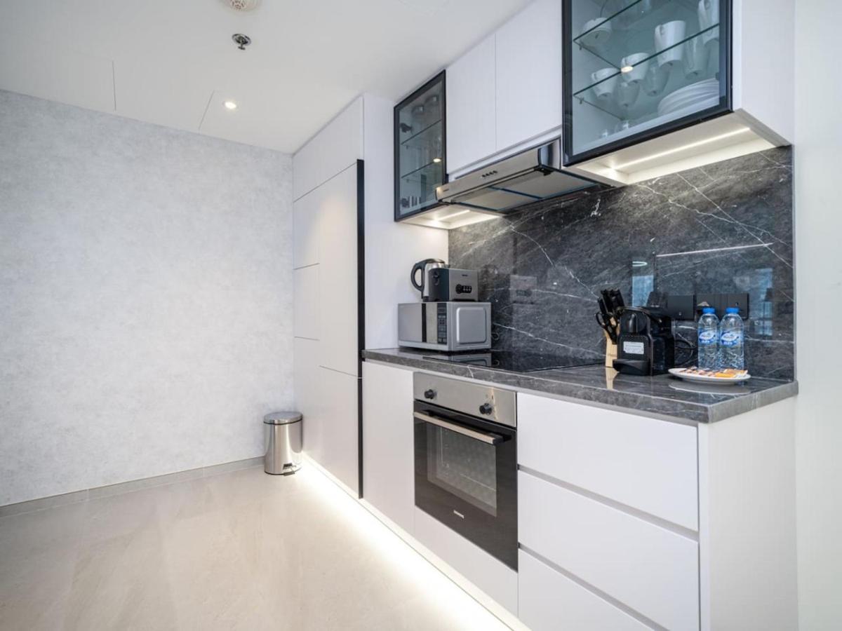 Apartment Stylish Upgraded 1 Bedroom Marina Escape