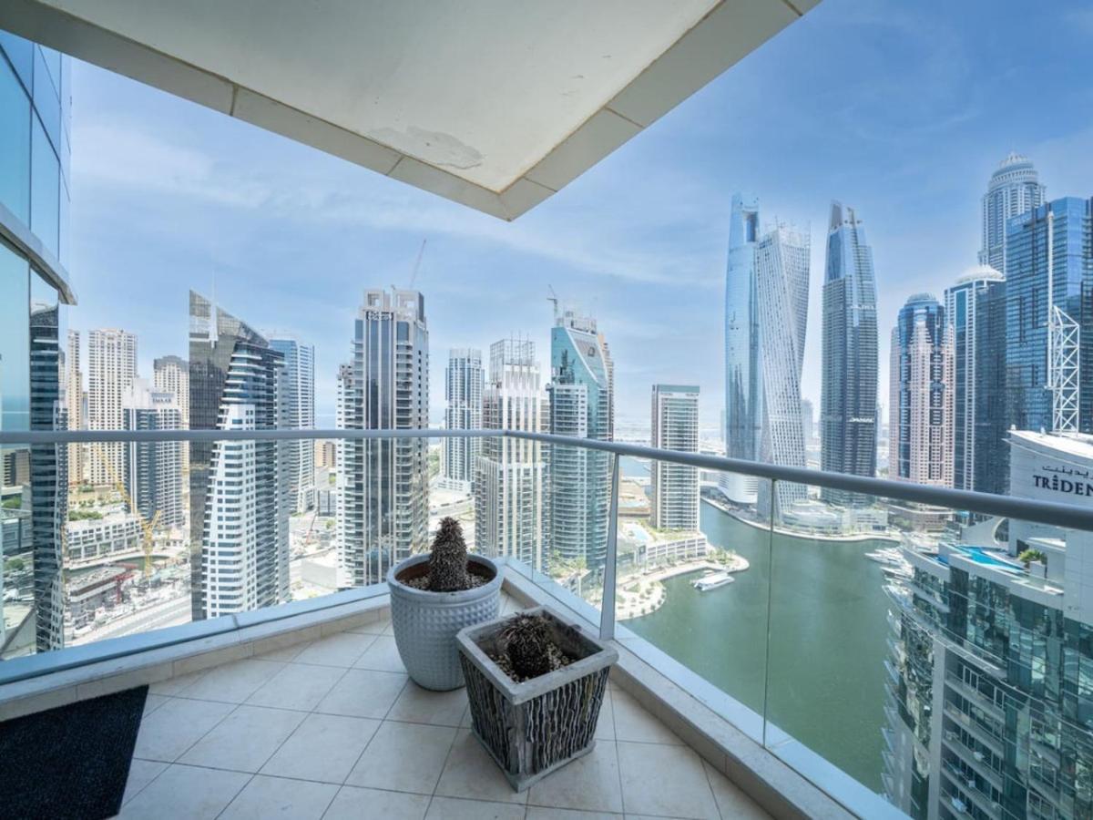 Luxury 2 Bed With Private Bar And Full Marina View Apartment