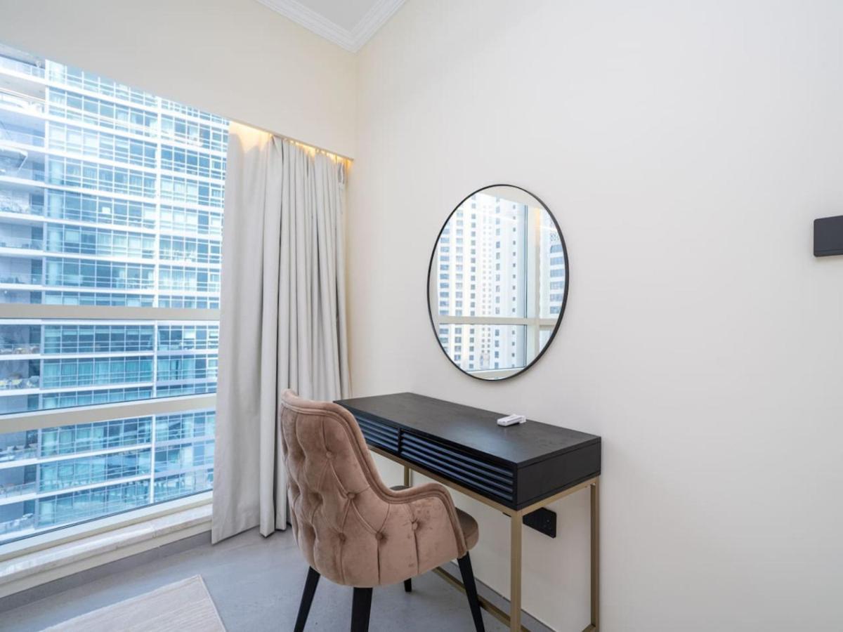 Stylish Upgraded 1 Bedroom Marina Escape