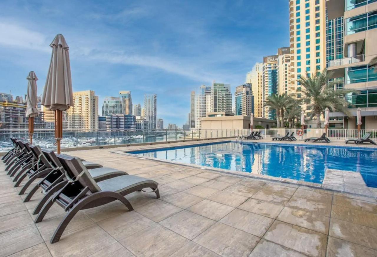 Stylish Upgraded 1 Bedroom Marina Escape Apartment Dubai