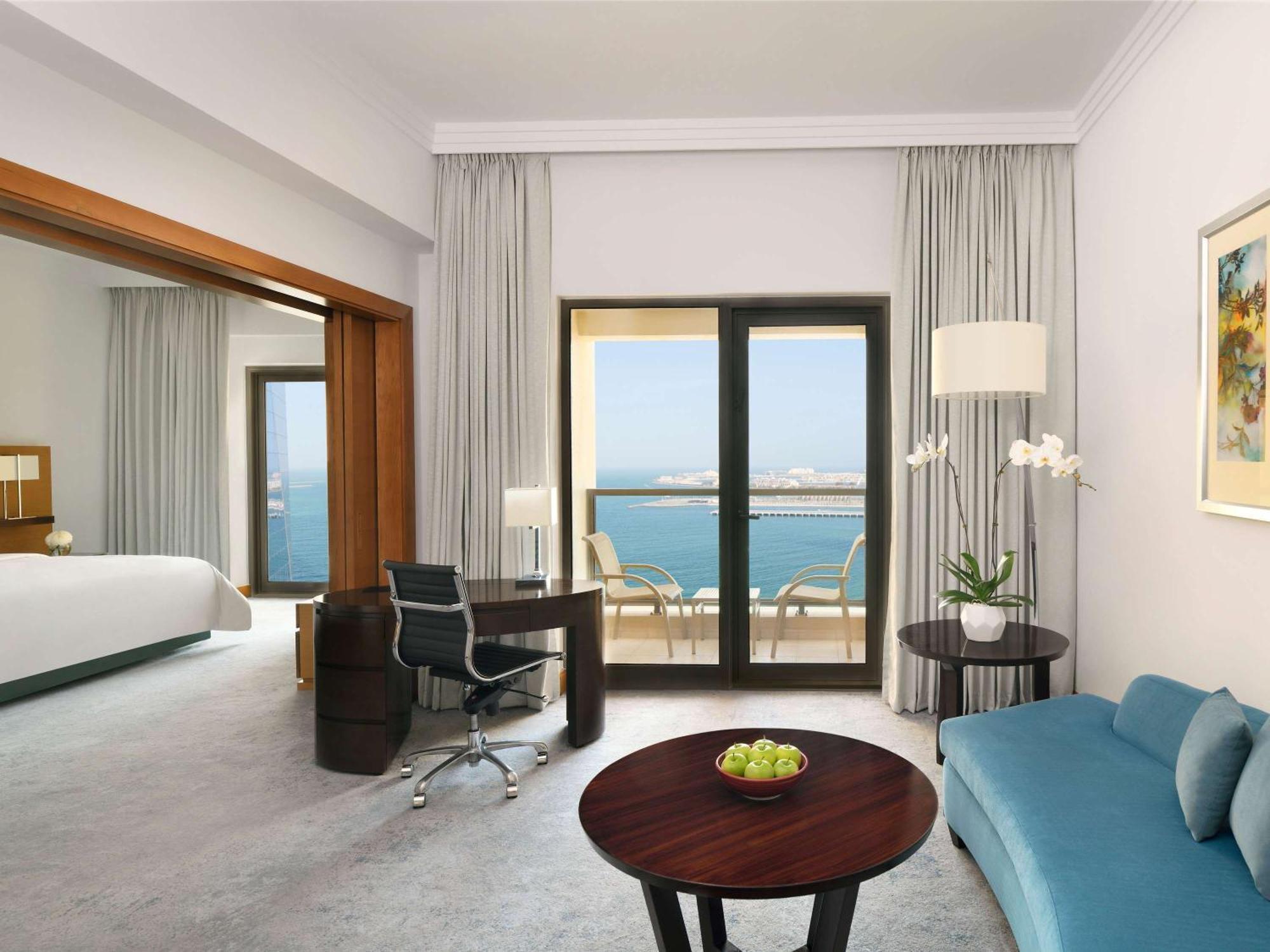 Moevenpick Jumeirah 5*
