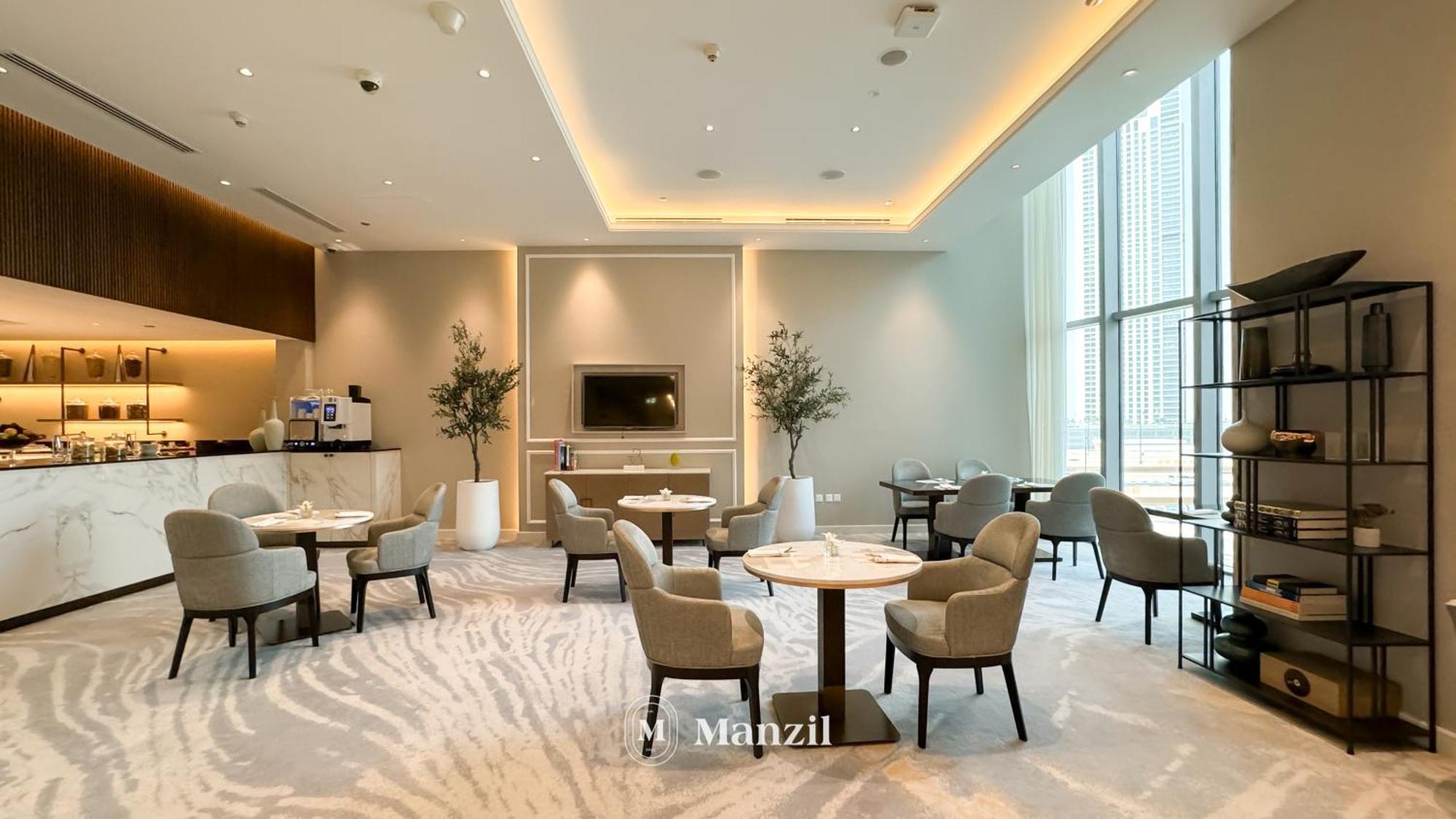Manzil - With Direct Access To Mall Apartment